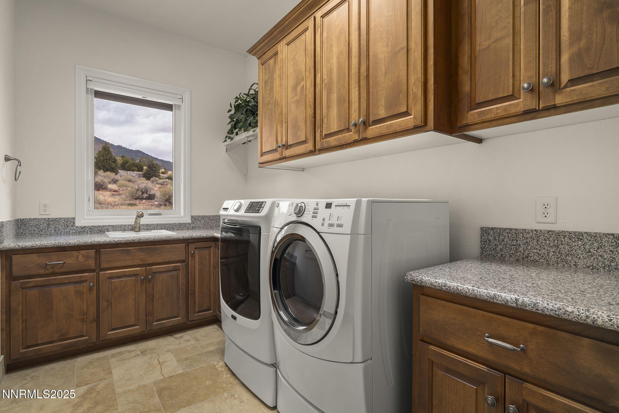 32-web-or-mls-_DSC4857