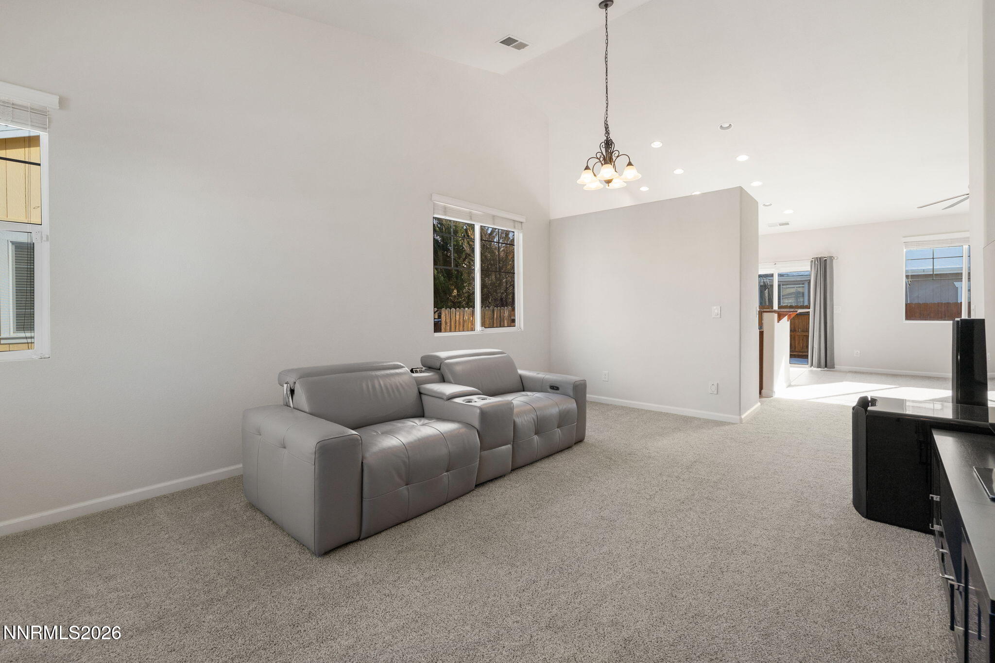 3-web-or-mls-8936 Finnsech Dr-3