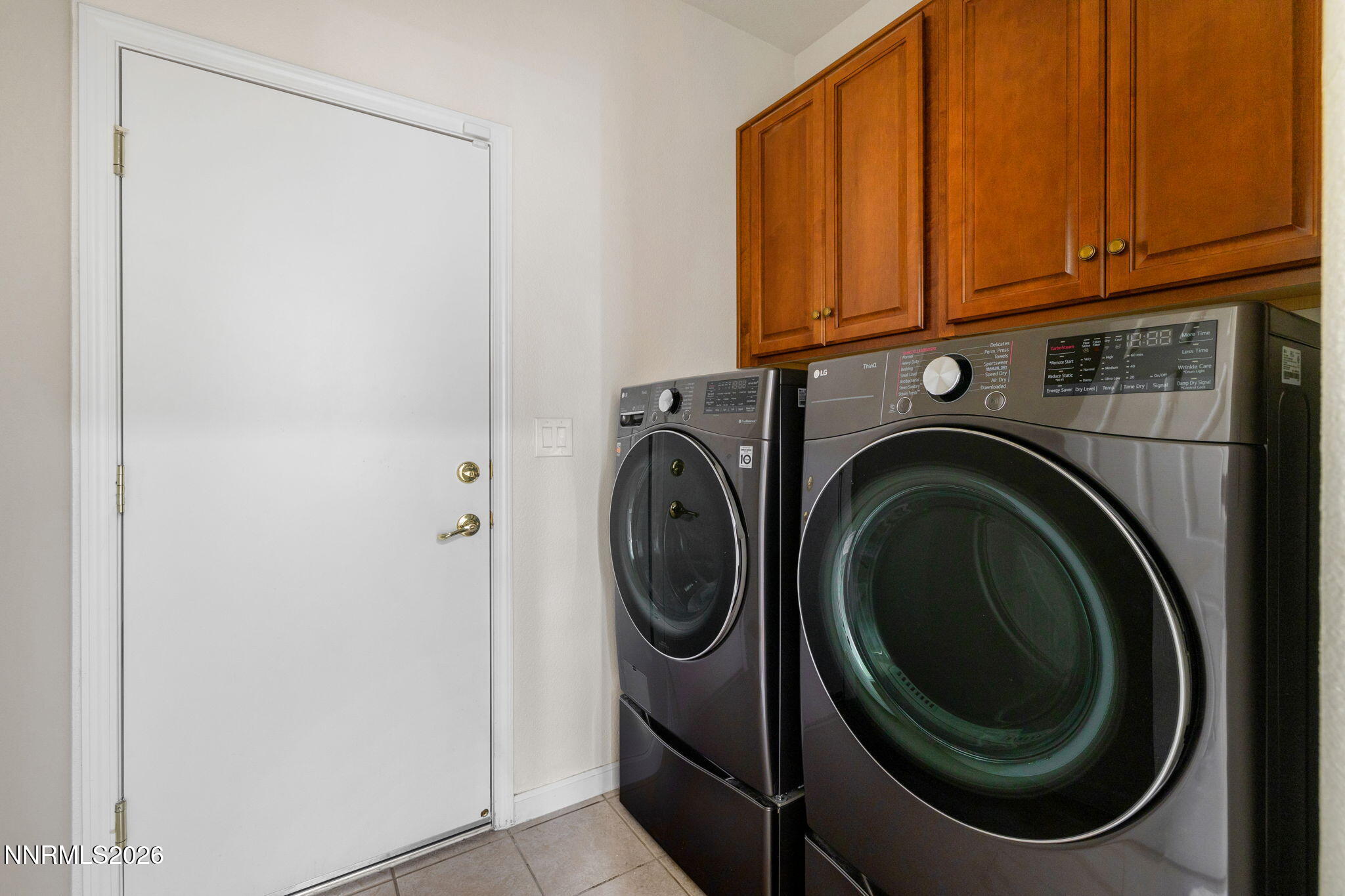 17-web-or-mls-8936 Finnsech Dr-18