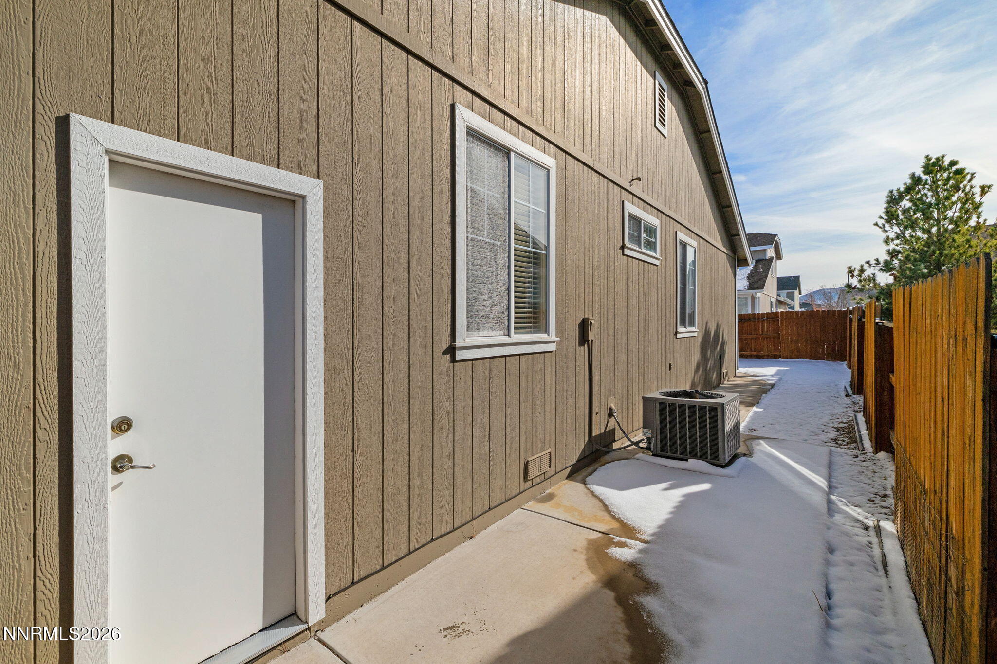 20-web-or-mls-8936 Finnsech Dr-22