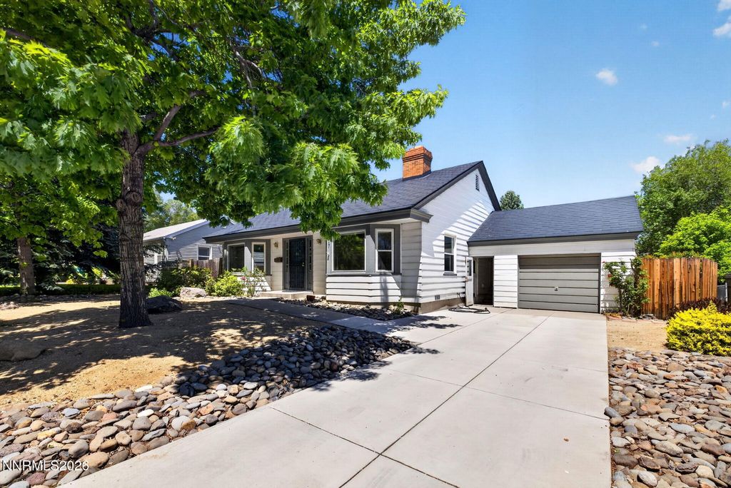 Photo of 17 Sunnyside Drive, Reno, NV 89503 (MLS # 260006380)