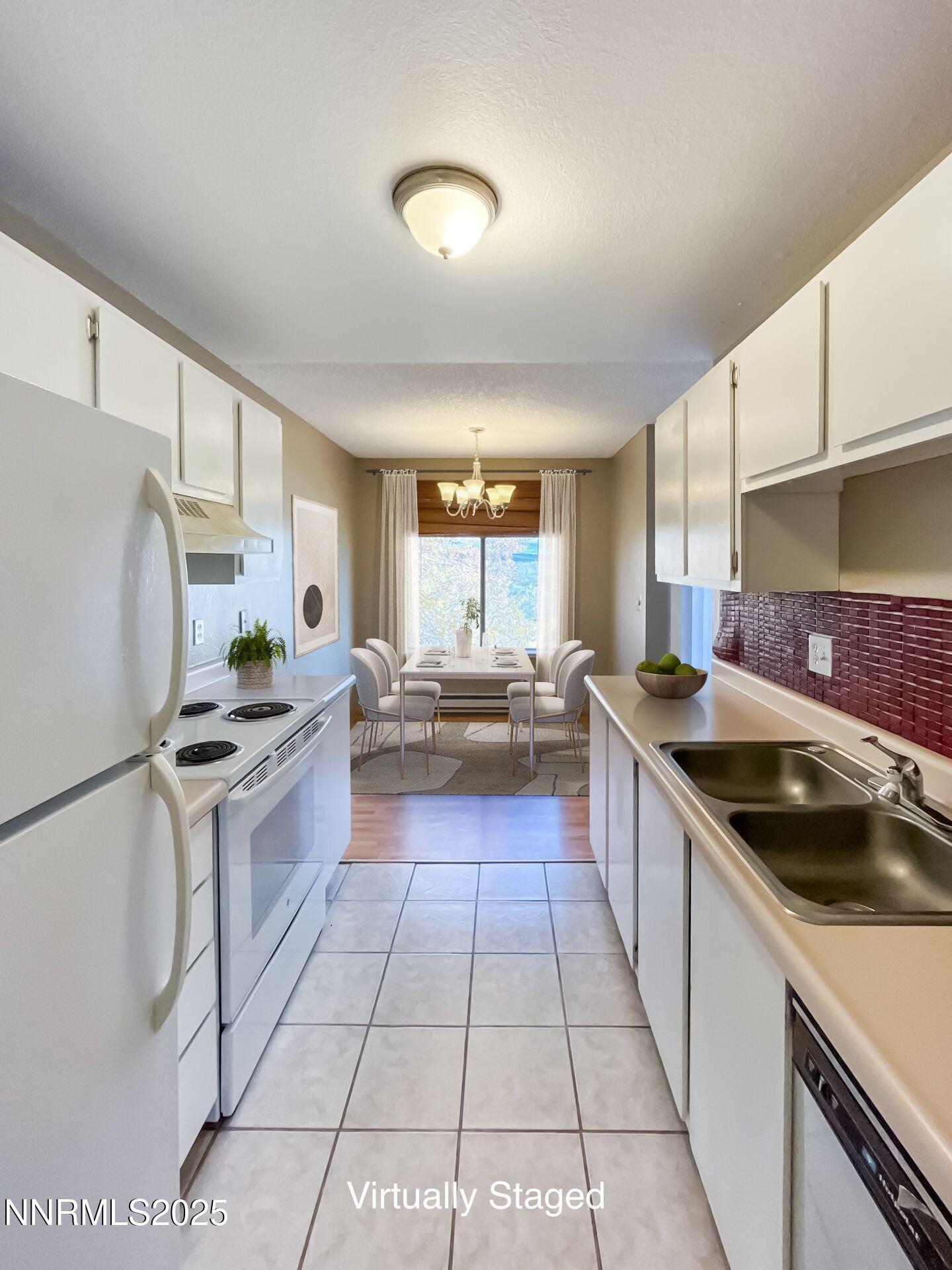 Leonesio kitchen dining room