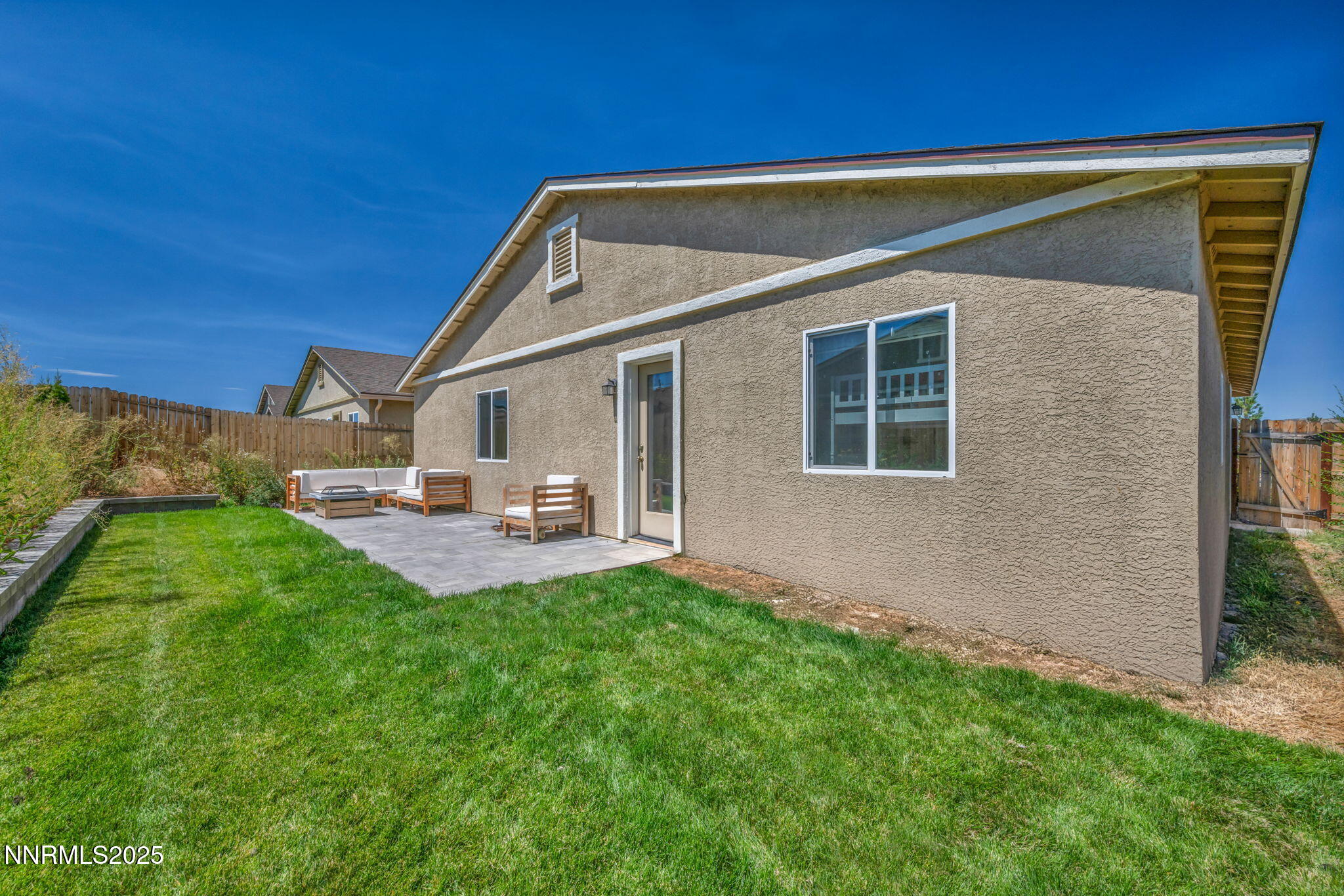 12-web-or-mls-638-osino-dr