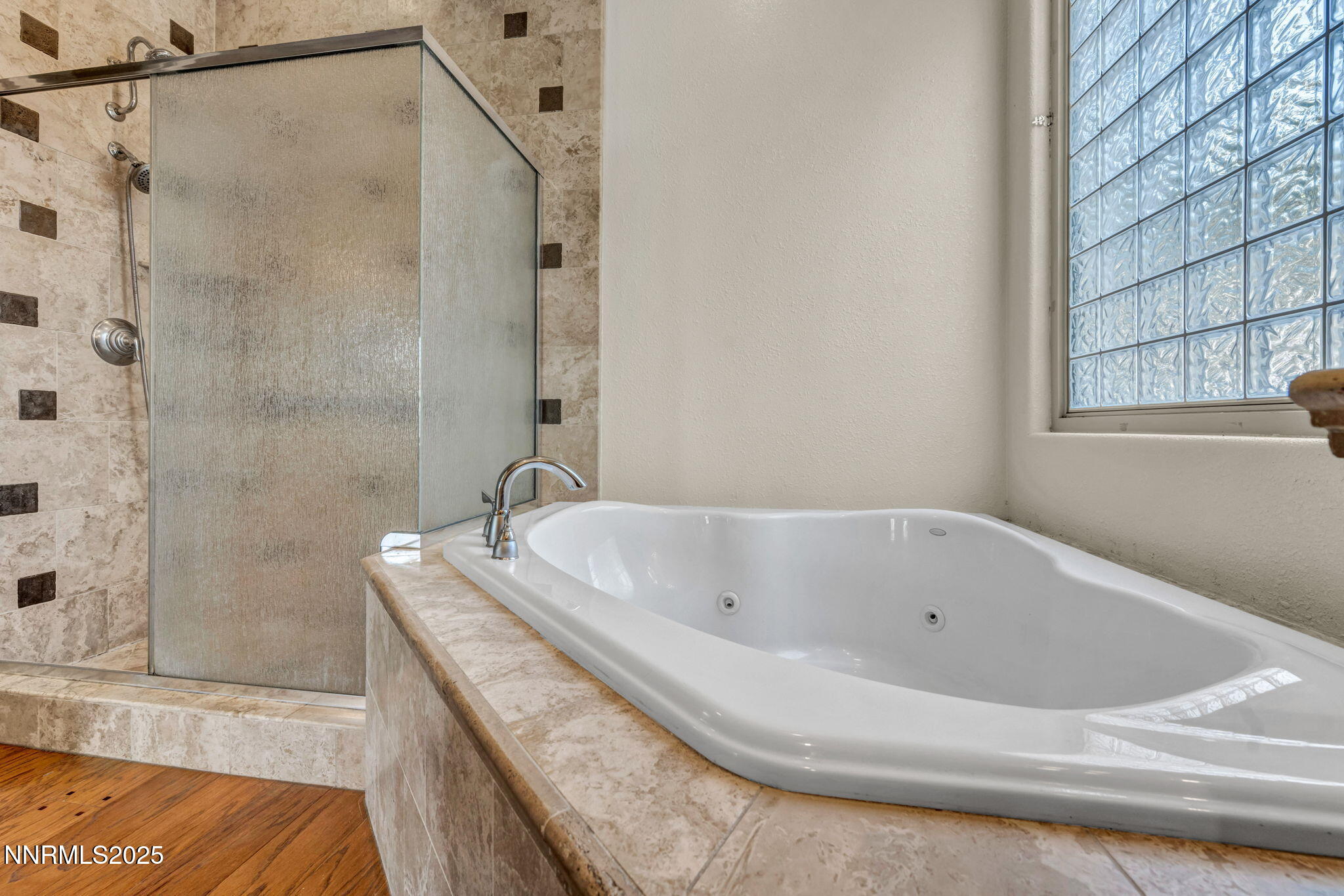 23-web-or-mls-2900-wilbur-may-pkwy-2801