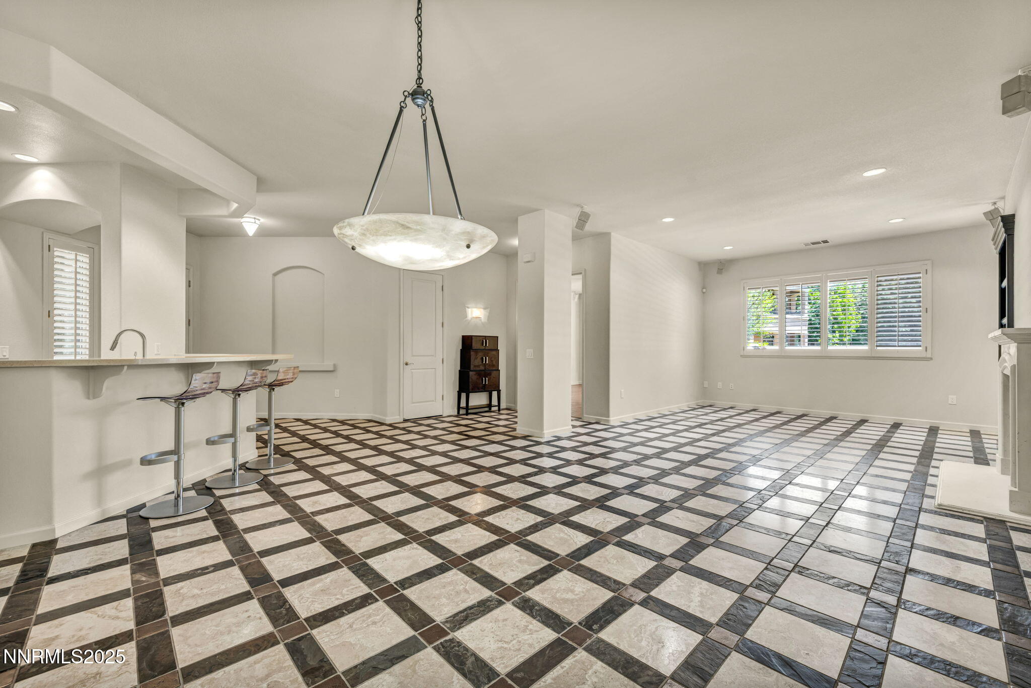 8-web-or-mls-2900-wilbur-may-pkwy-2801