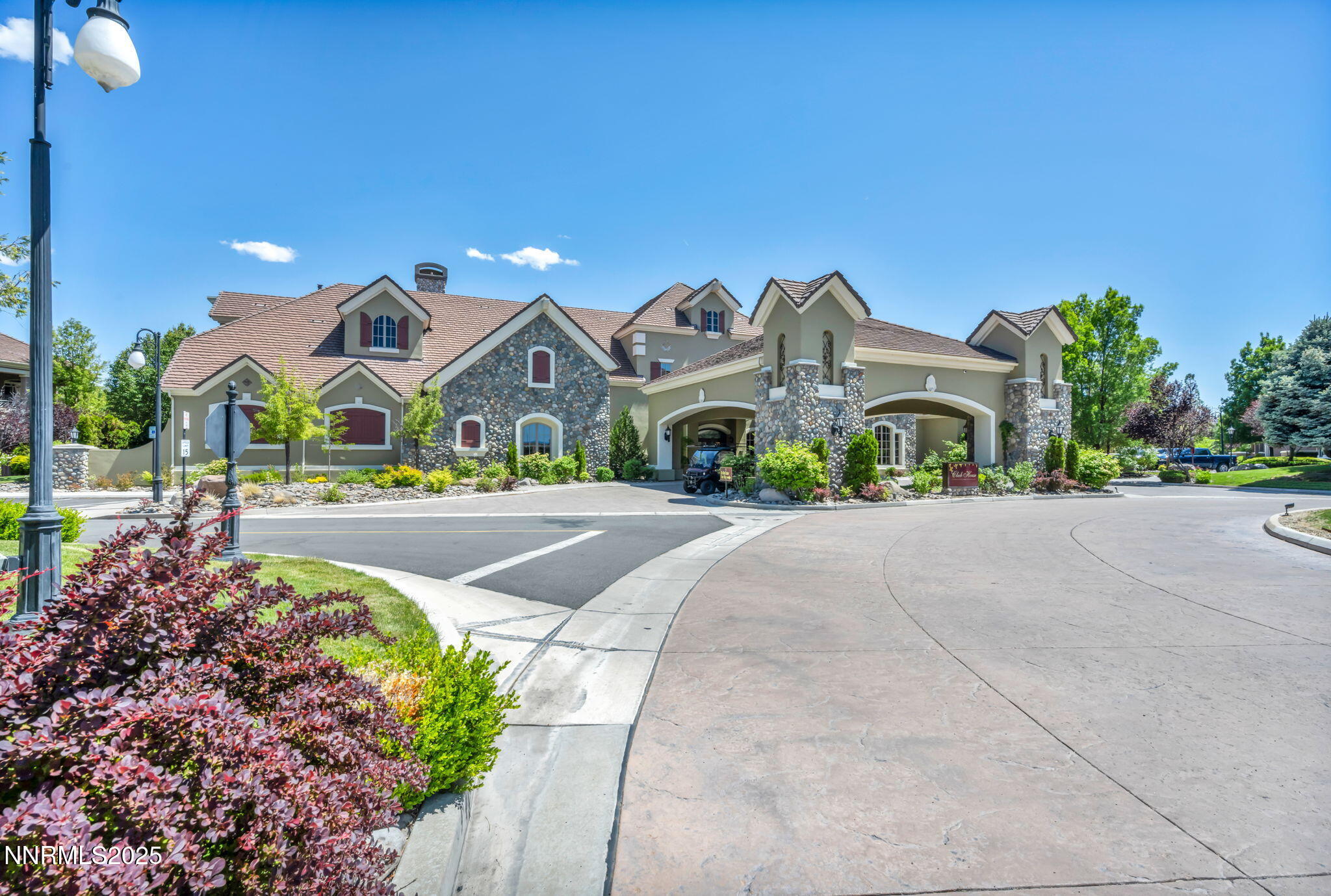 65-web-or-mls-2900-wilbur-may-pkwy-2801