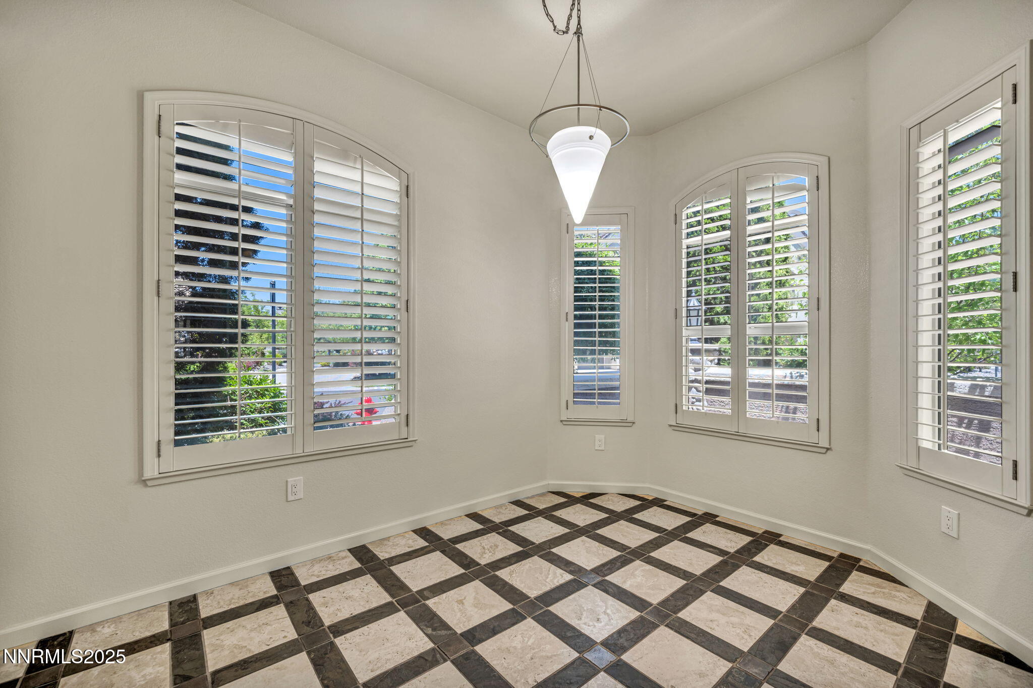 75-web-or-mls-2900-wilbur-may-pkwy-2801