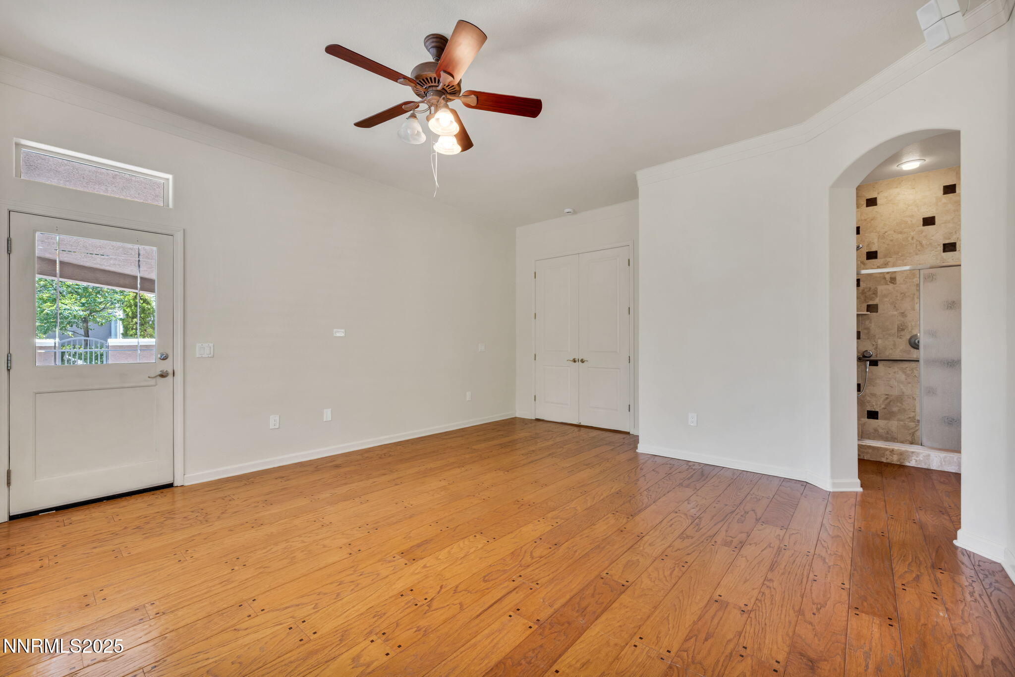 18-web-or-mls-2900-wilbur-may-pkwy-2801