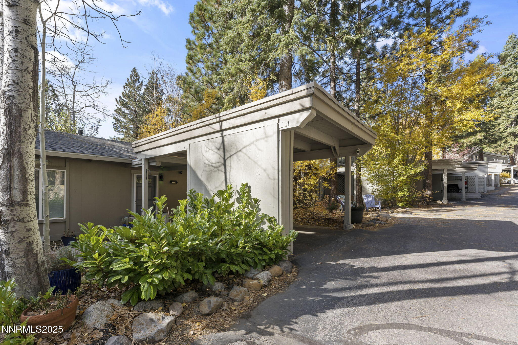 3-web-or-mls-810 Alder Ave Unit 71 Incli