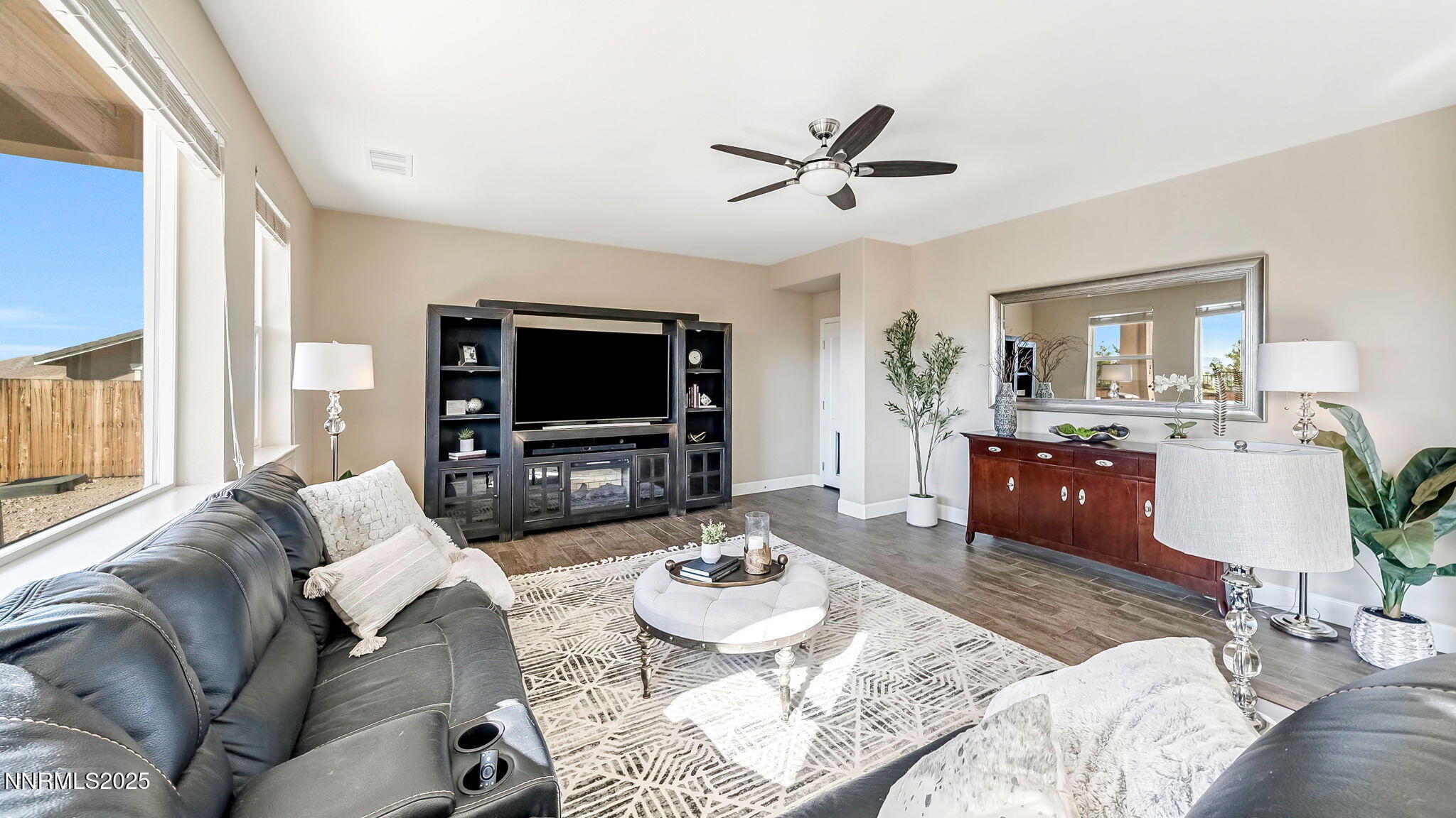 48-DSC08446_47_48_50-Edit