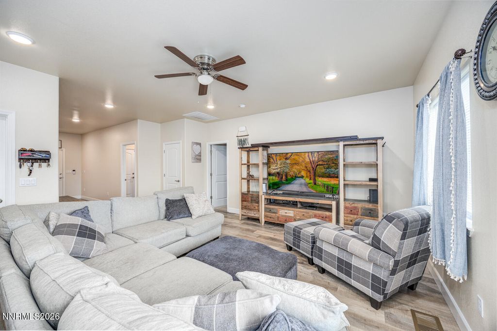 Photo of 800 Great Basin Lane, Fallon, NV 89406 (MLS # 260001543)