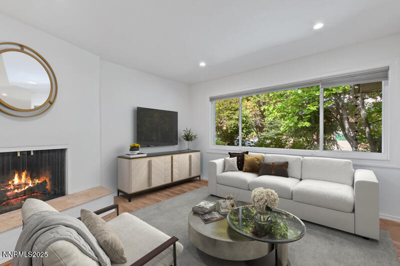 850 W 11th Street (7 of 32)