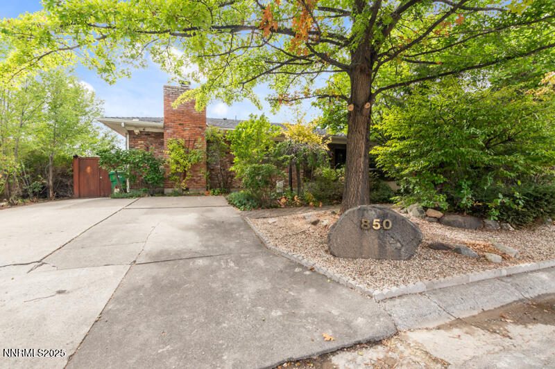 850 W 11th Street (1 of 32)