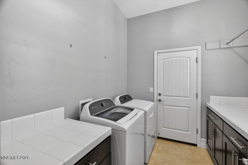 Sparks, Nevada, 89436, United States, 5 Bedrooms Bedrooms, ,3 BathroomsBathrooms,Residential,Active,2032079