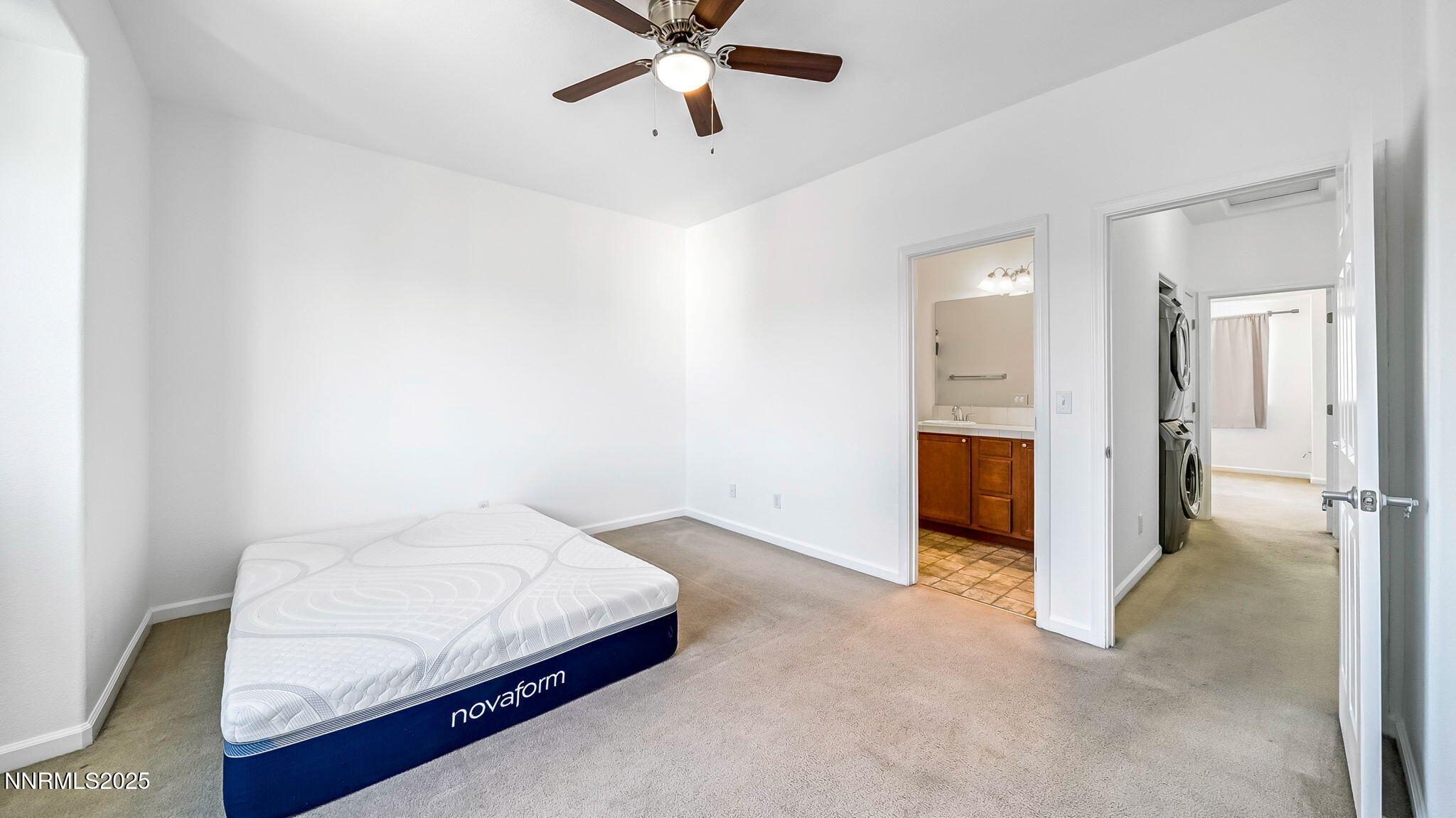 35-DSC06168_69_70_72-Edit