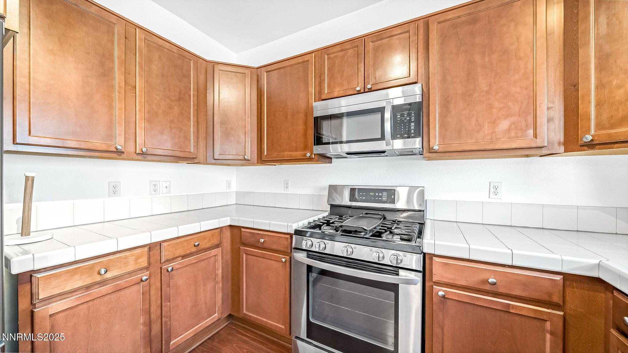 27-DSC06118_19_20_22-Edit