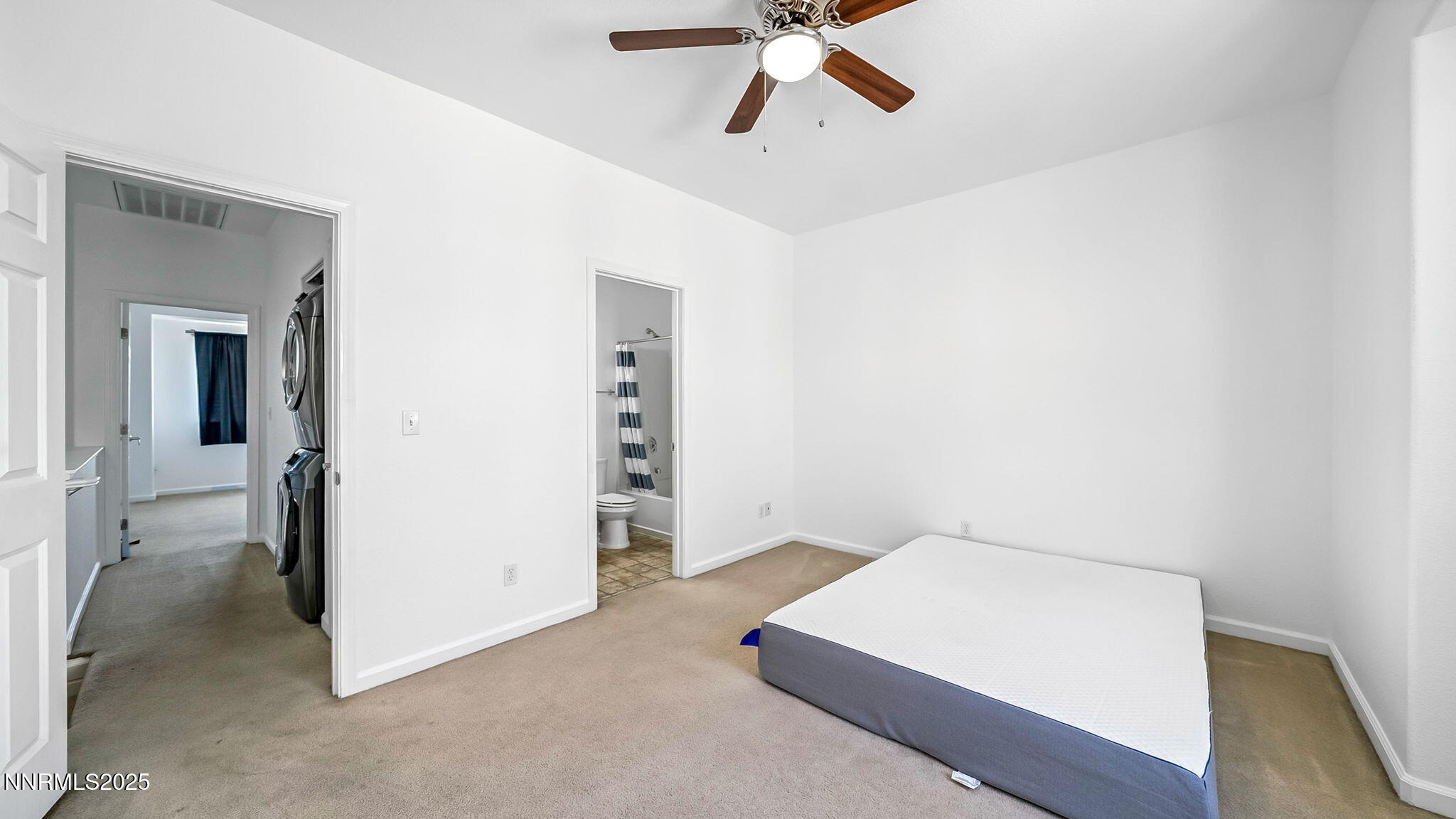 30-DSC06138_39_40_42-Edit