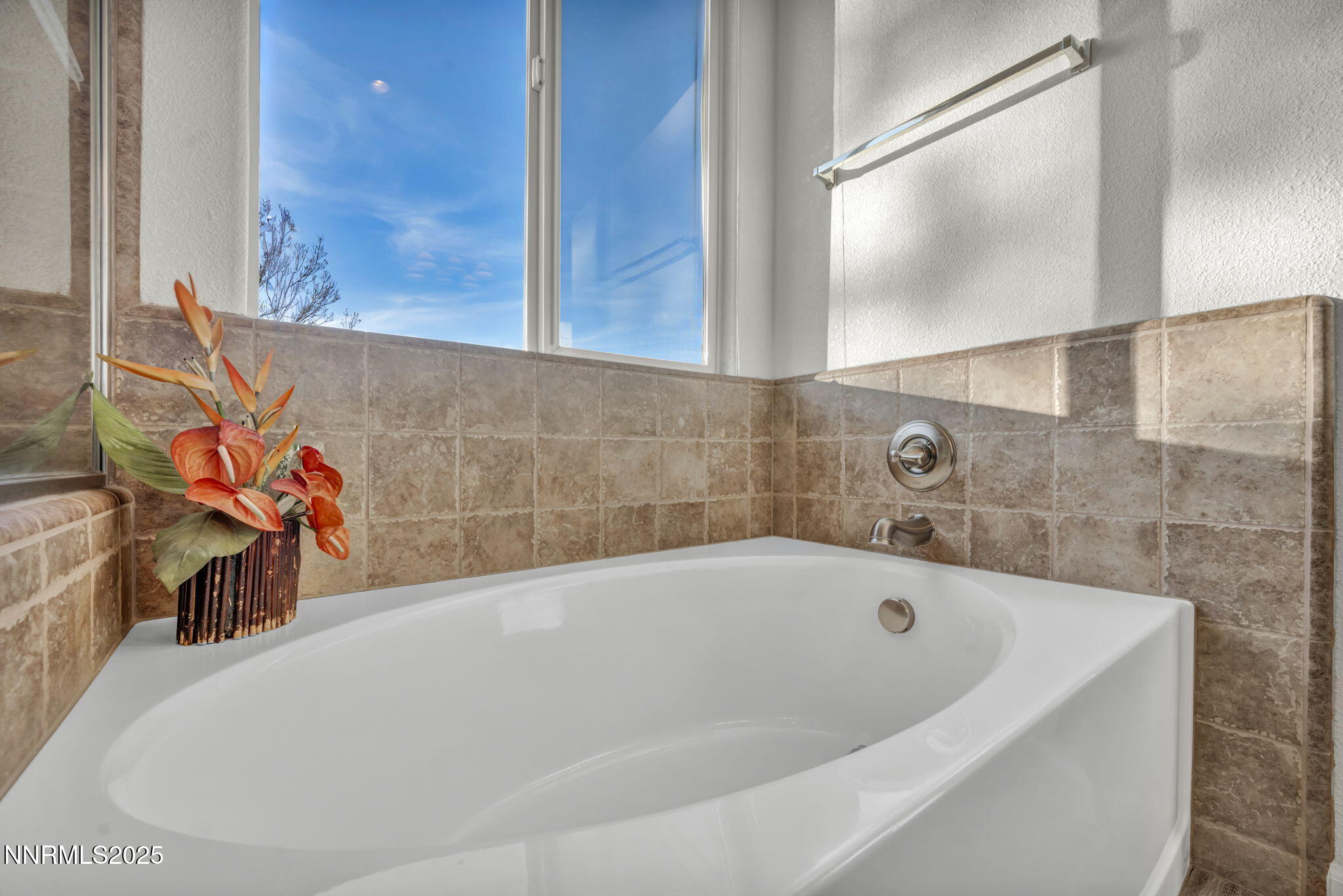 110-web-or-mls-11375-messina-way