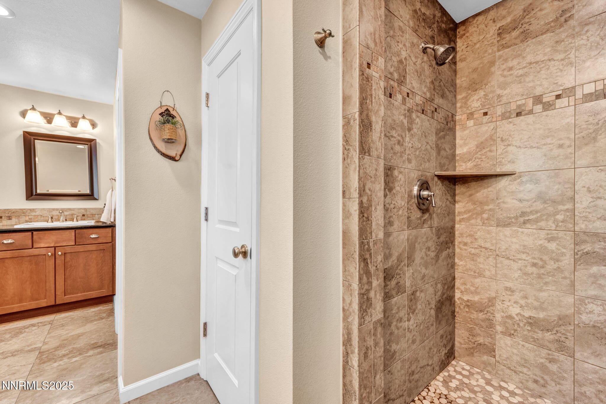 103-web-or-mls-2360-pioneer-dr