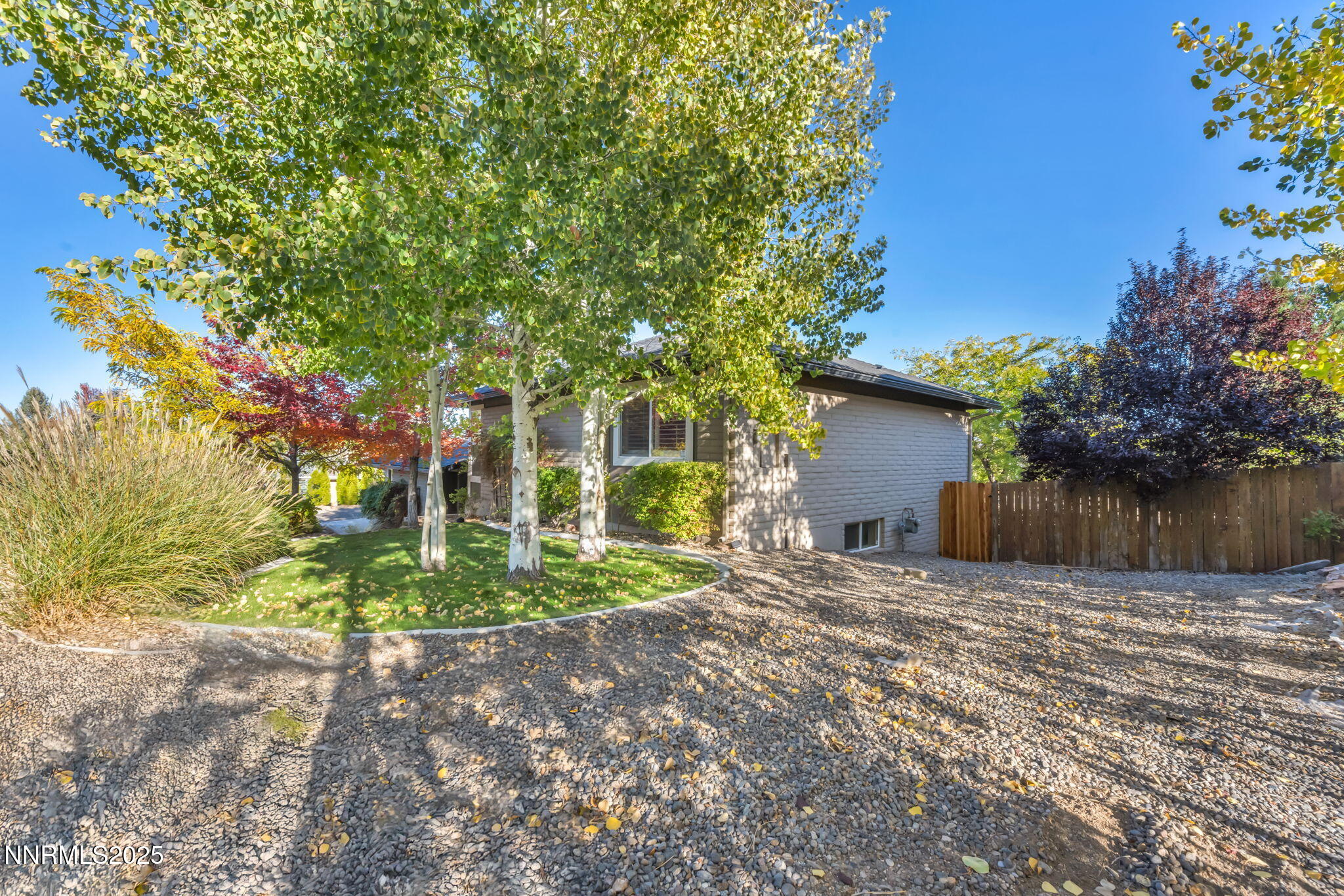 23-web-or-mls-2360-pioneer-dr