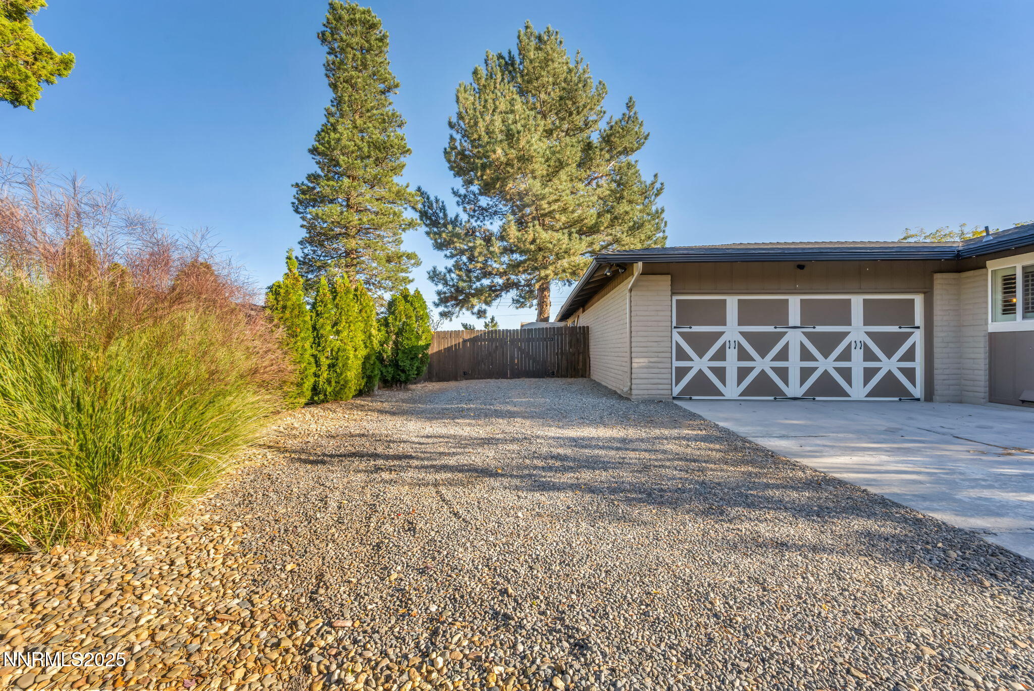 21-web-or-mls-2360-pioneer-dr