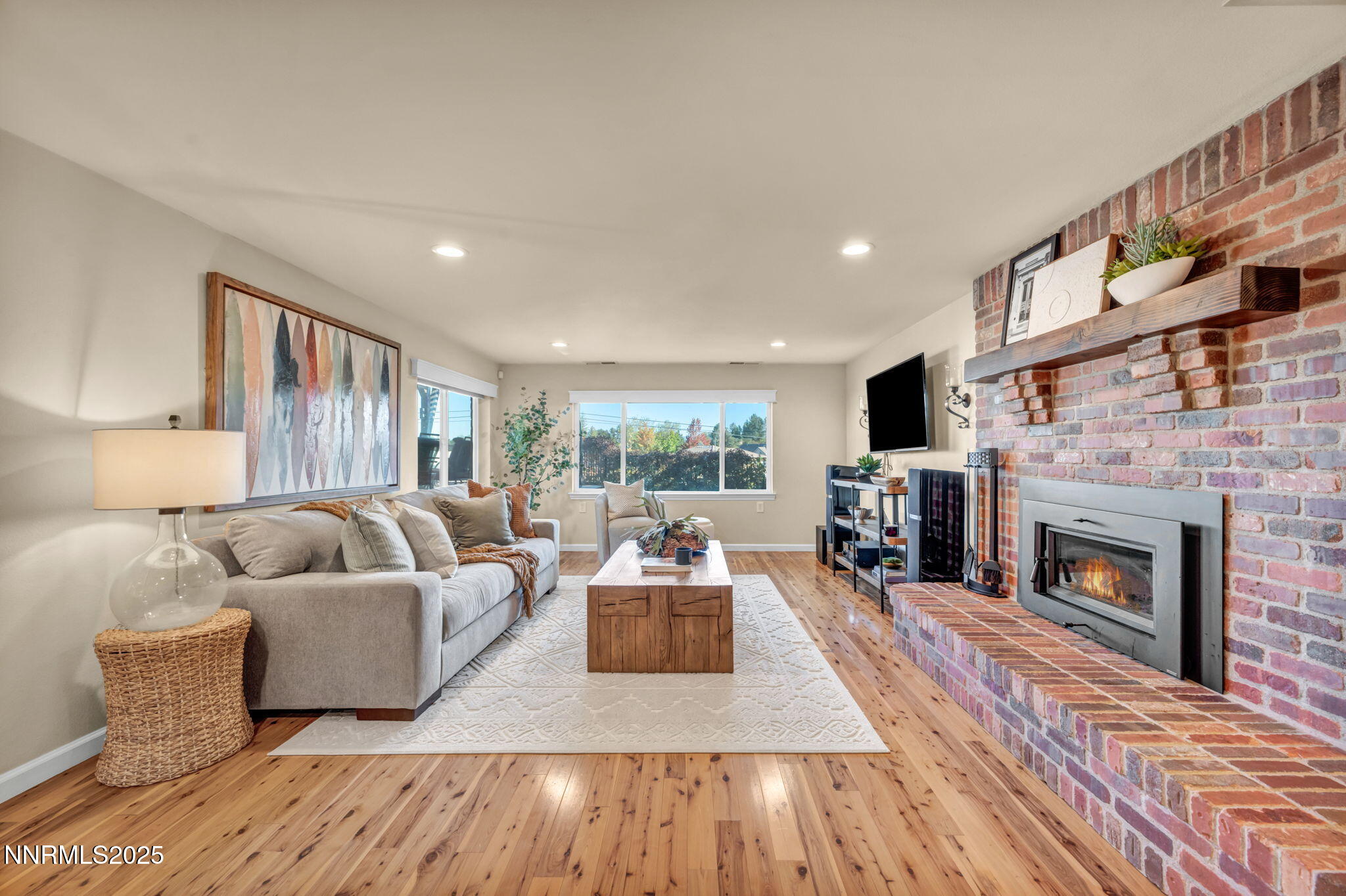 84-web-or-mls-2360-pioneer-dr