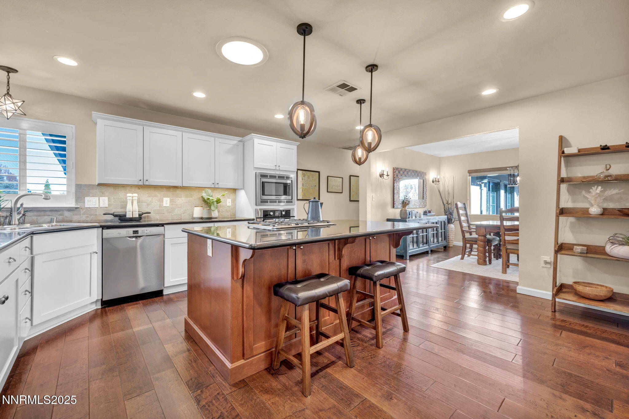 65-web-or-mls-2360-pioneer-dr