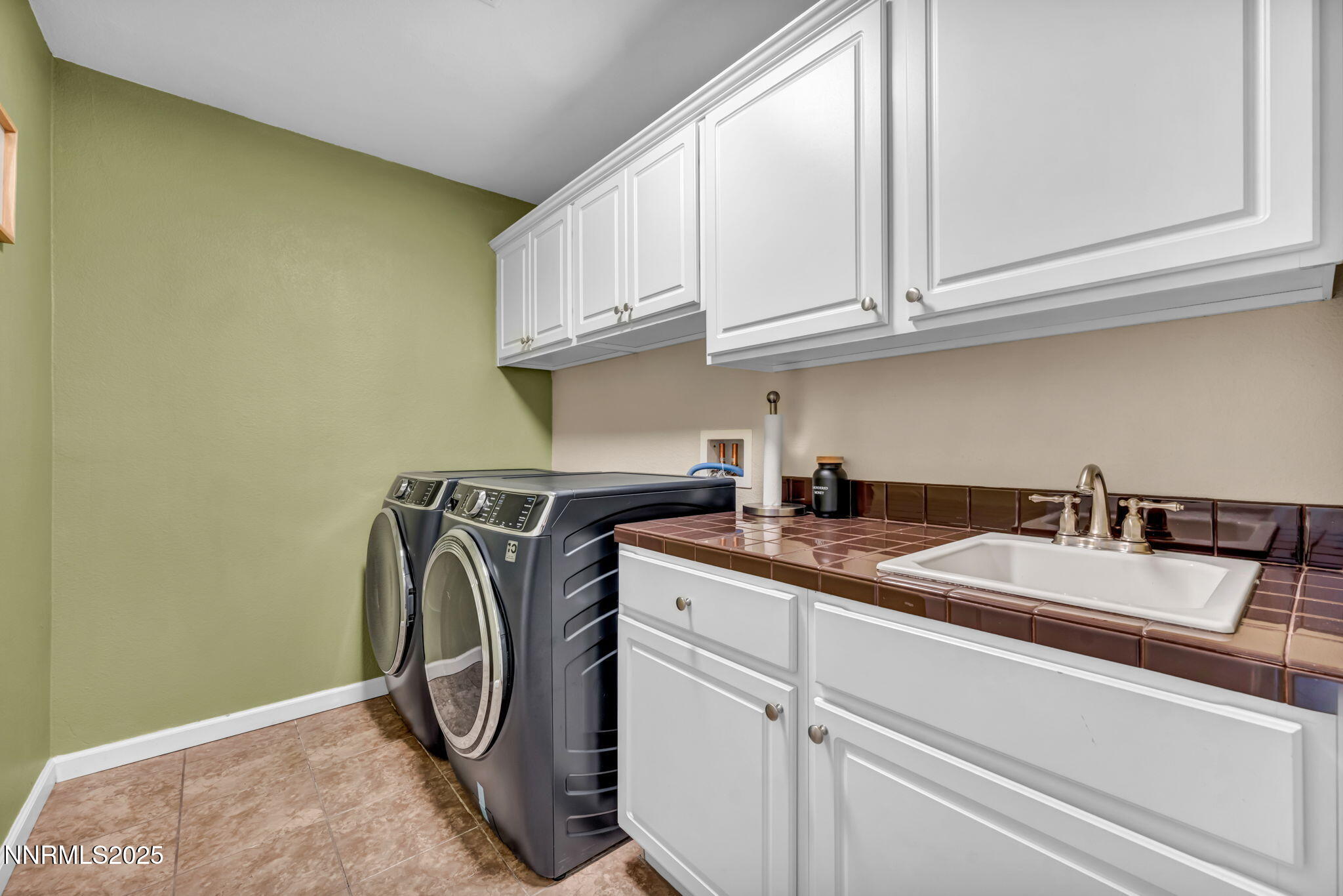 60-web-or-mls-2360-pioneer-dr