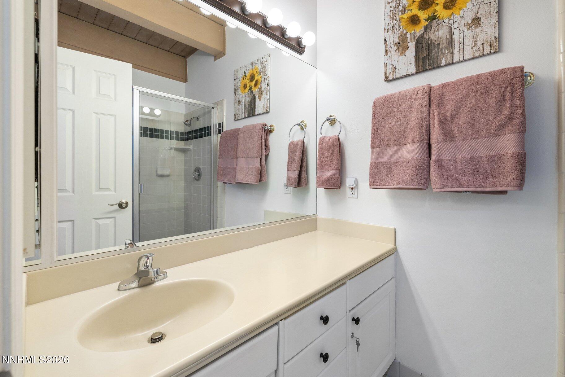 014_16-print-825_southwood_blvd_18-17_48