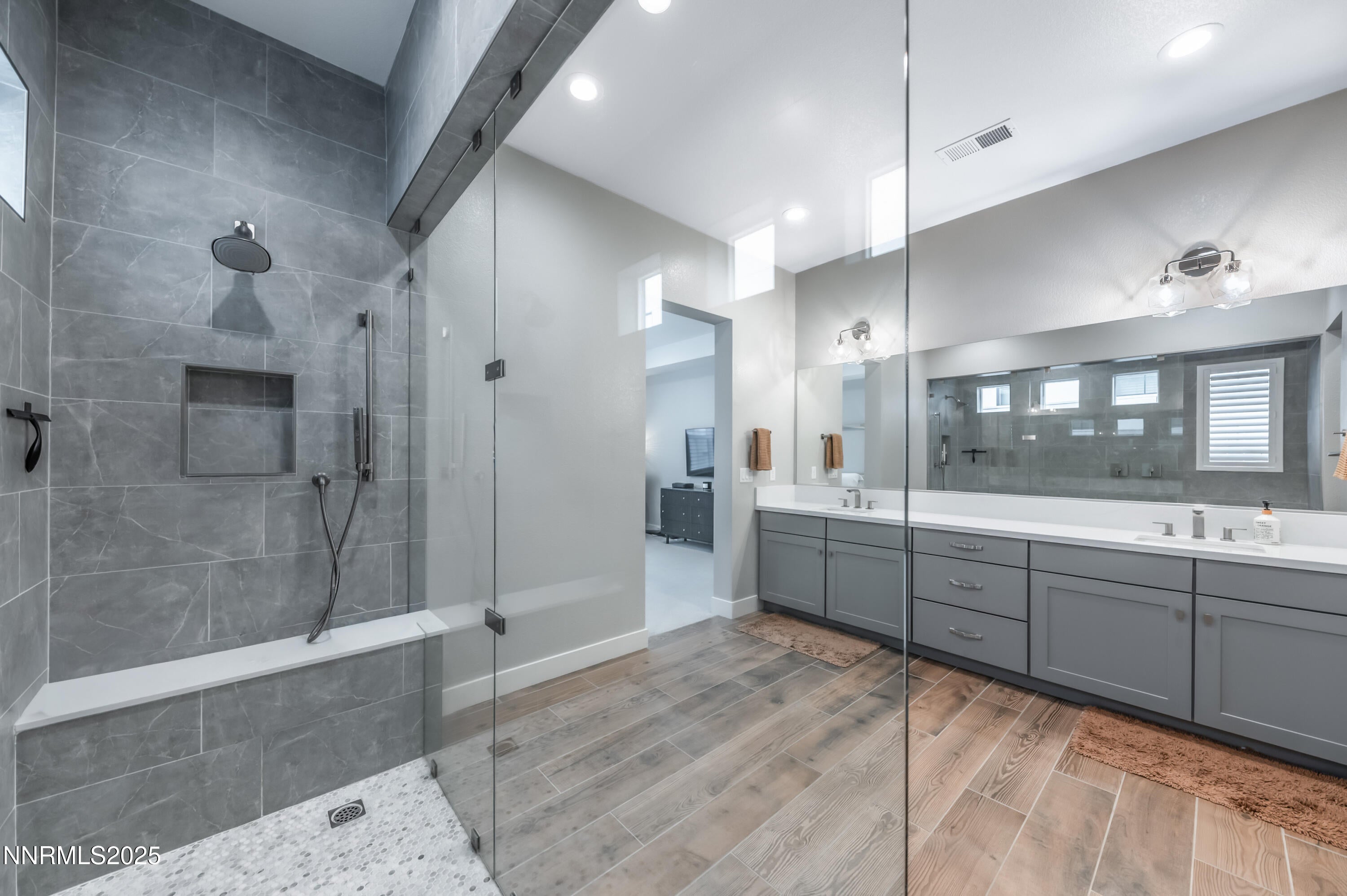 Reno, Nevada, 89511, United States, 5 Bedrooms Bedrooms, ,5 BathroomsBathrooms,Residential,Active,1992288