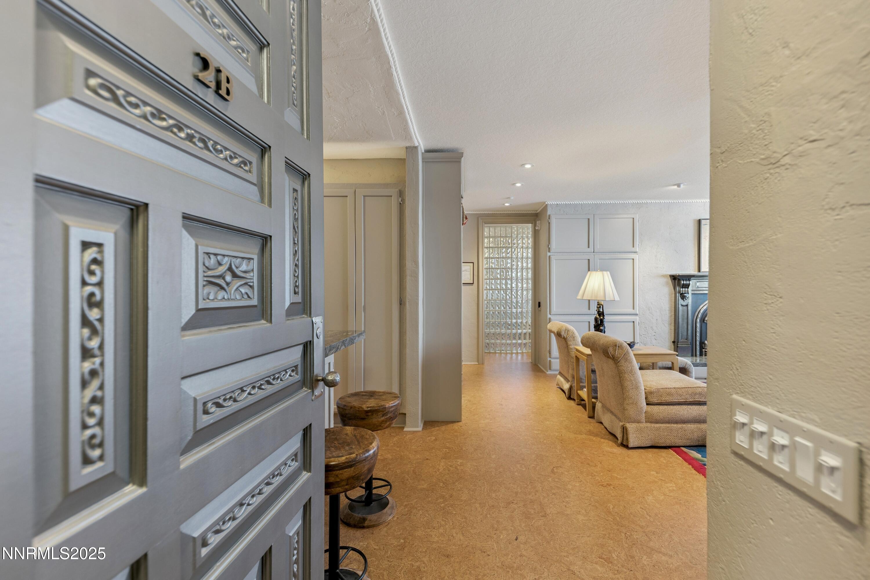 455 Lakeshore Boulevard 2B