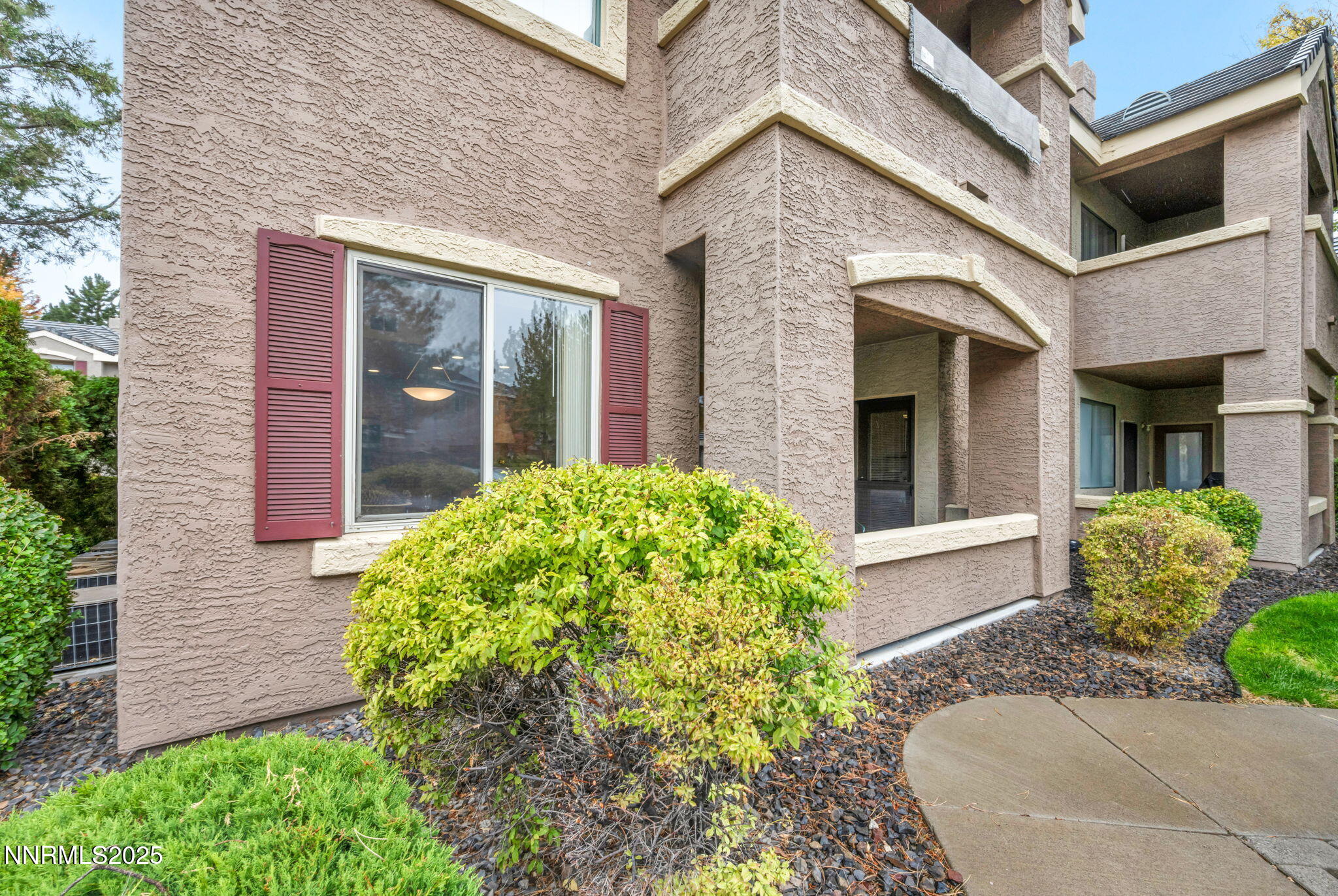 103-web-or-mls-900-s-meadows-pkwy-1914