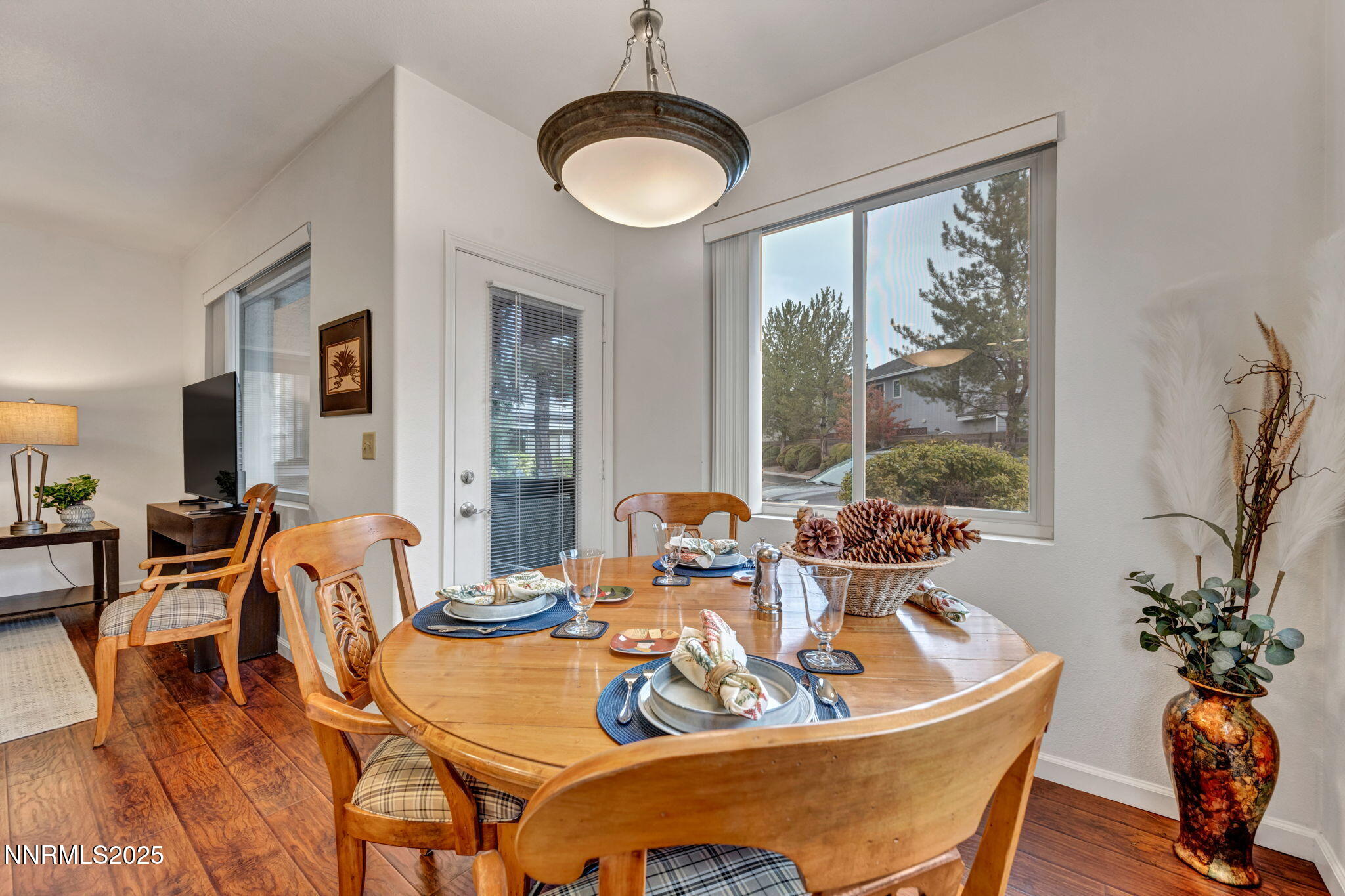 24-web-or-mls-900-s-meadows-pkwy-1914 (2