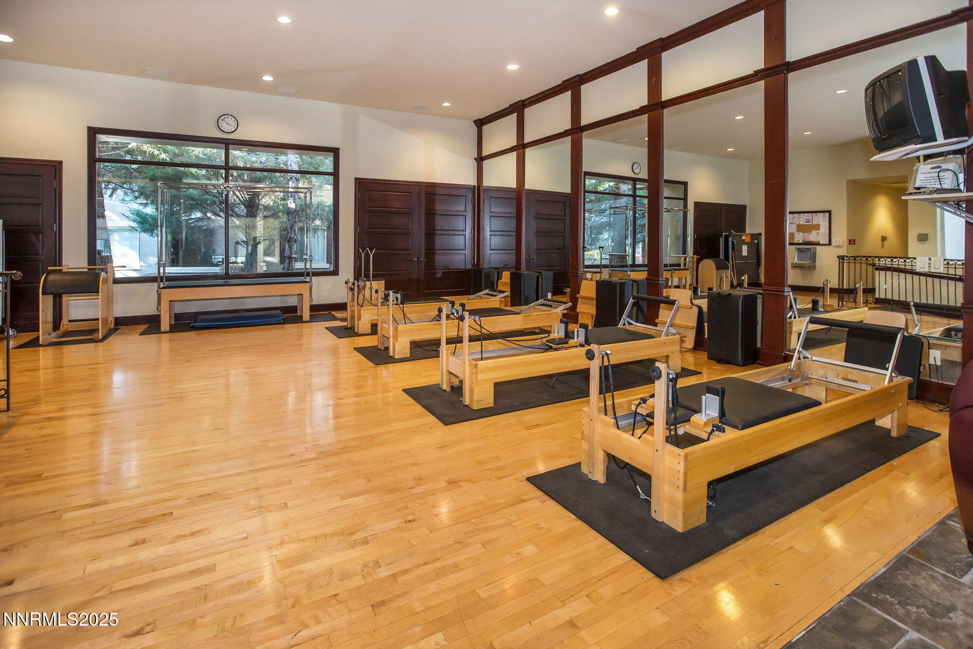 136-web-or-mls-SMeadowsAmenity-008 (10)