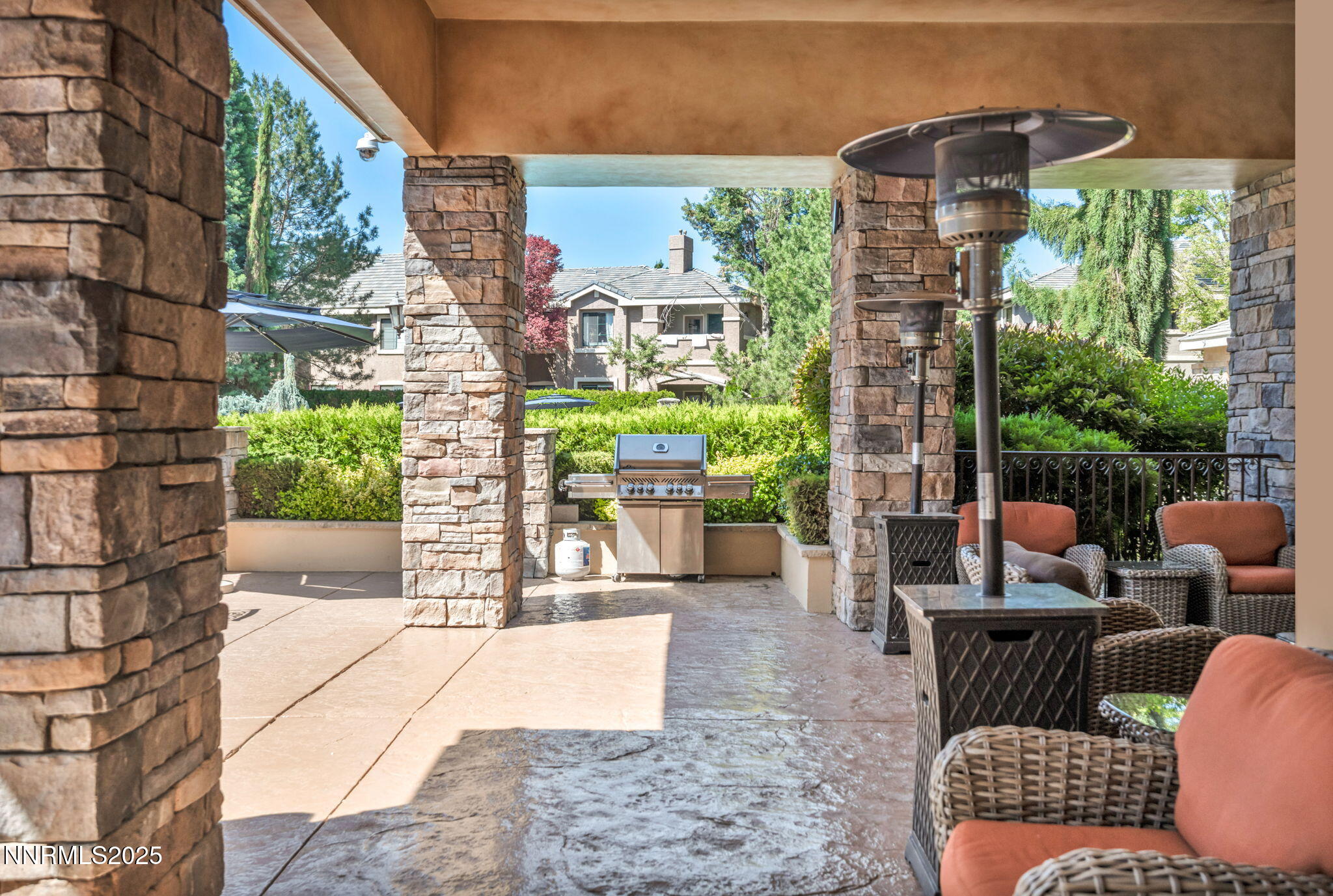 130-web-or-mls-900-s-meadows-pkwy-1914