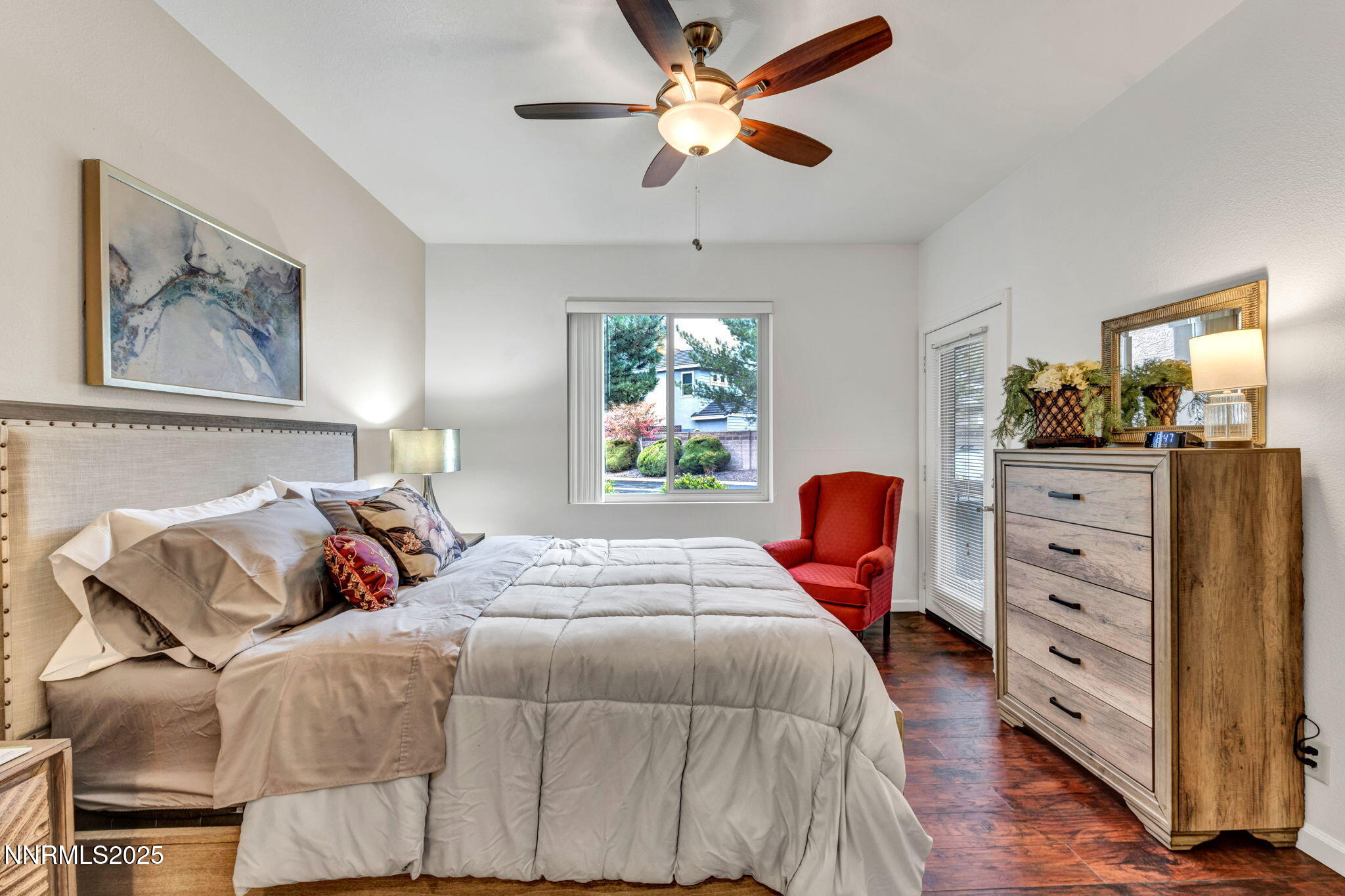 41-web-or-mls-900-s-meadows-pkwy-1914 (2