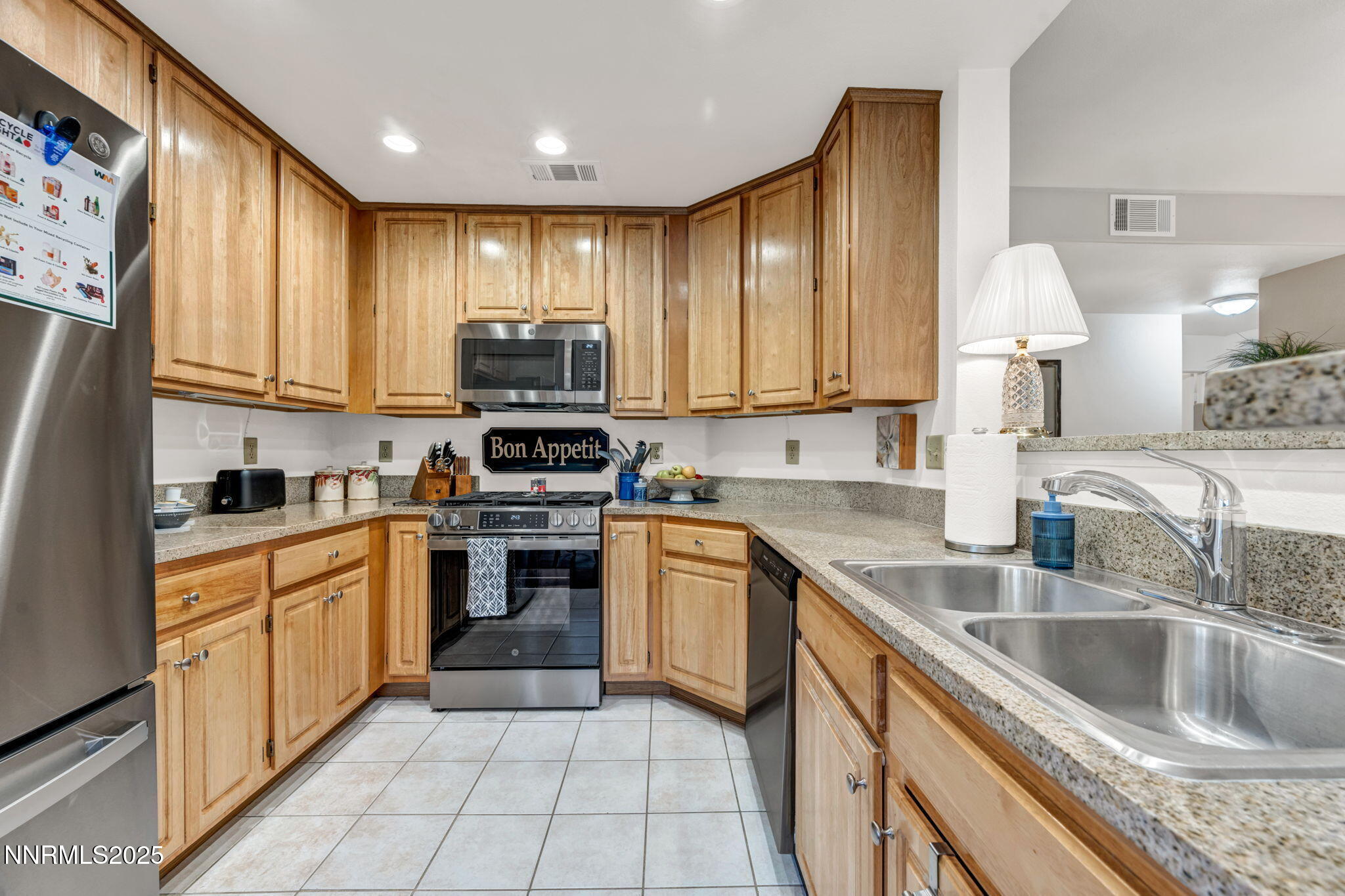 11-web-or-mls-900-s-meadows-pkwy-1914