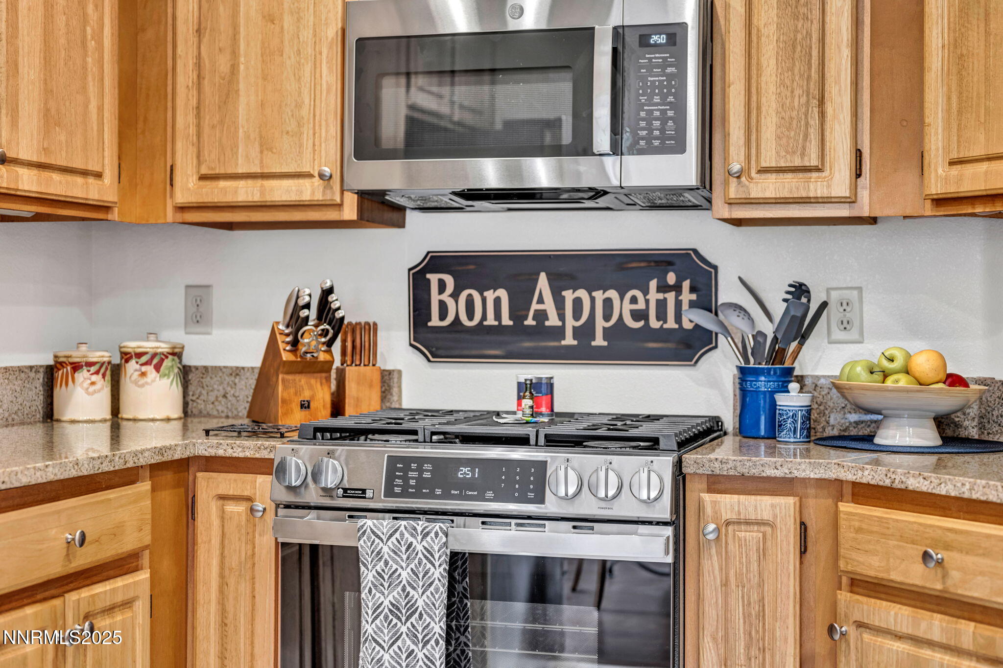 14-web-or-mls-900-s-meadows-pkwy-1914