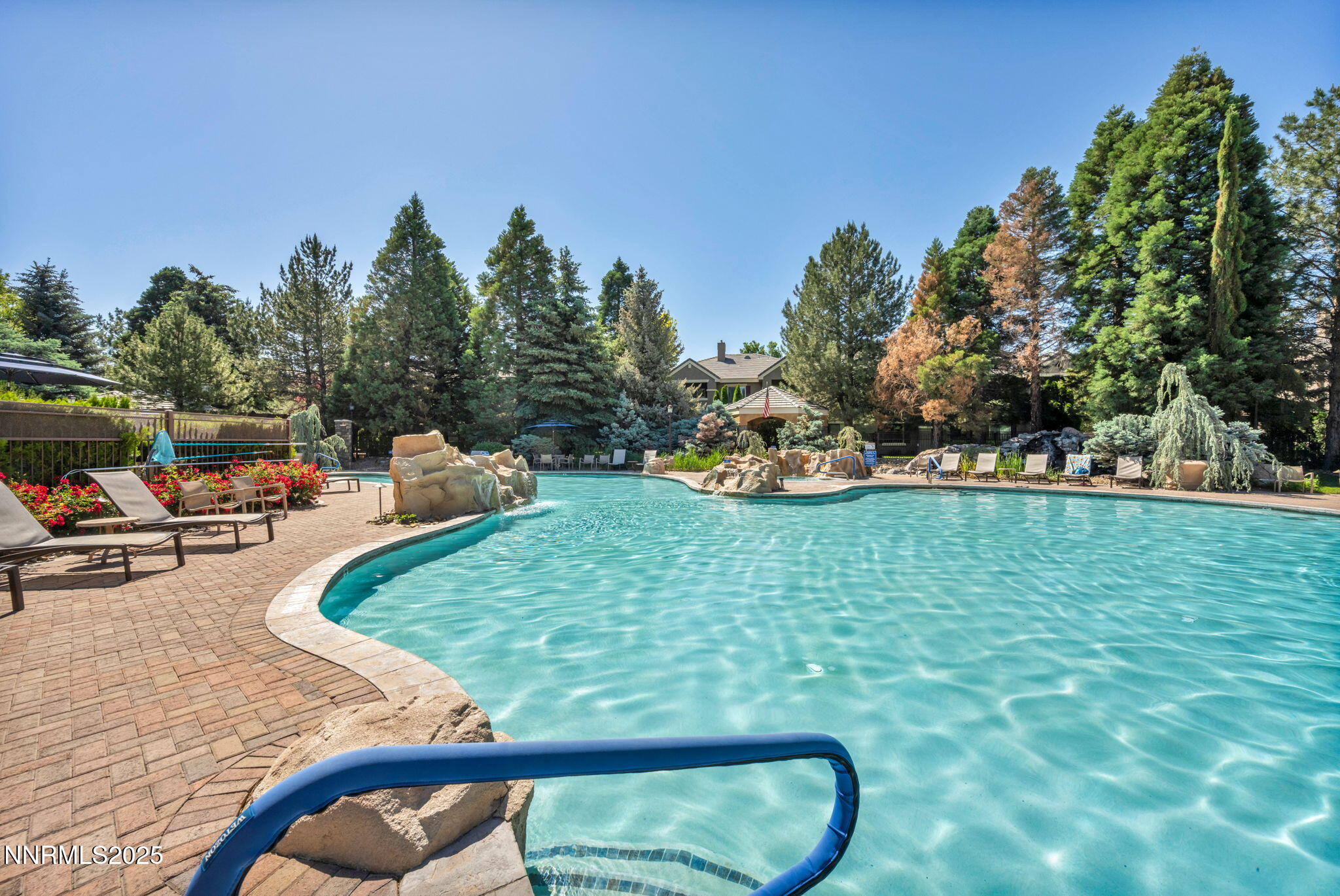 127-web-or-mls-900-s-meadows-pkwy-1914