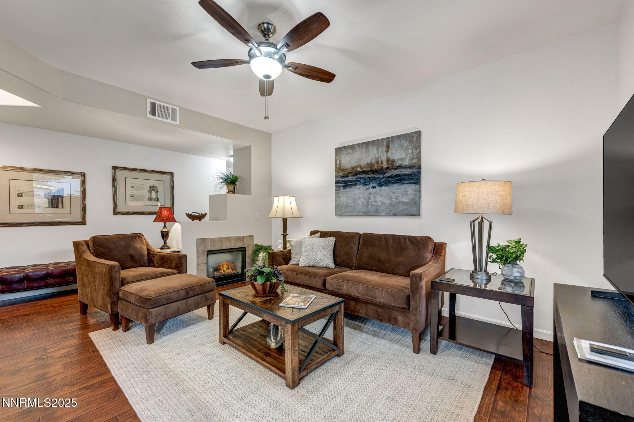 32-web-or-mls-900-s-meadows-pkwy-1914 (2