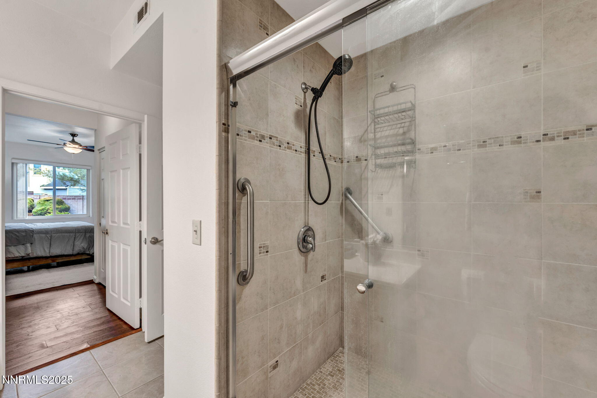 44-web-or-mls-900-s-meadows-pkwy-1914 (2