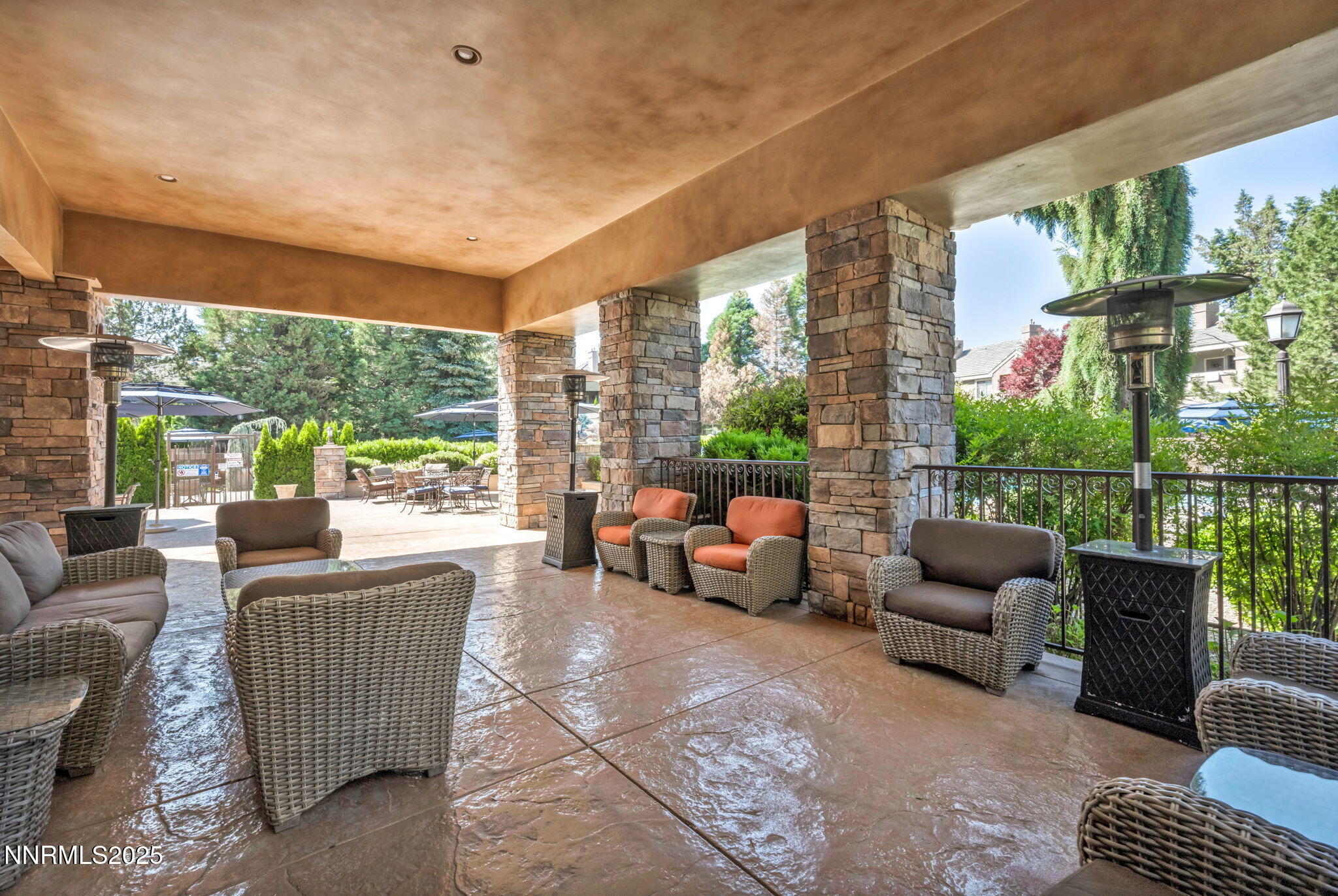 128-web-or-mls-900-s-meadows-pkwy-1914