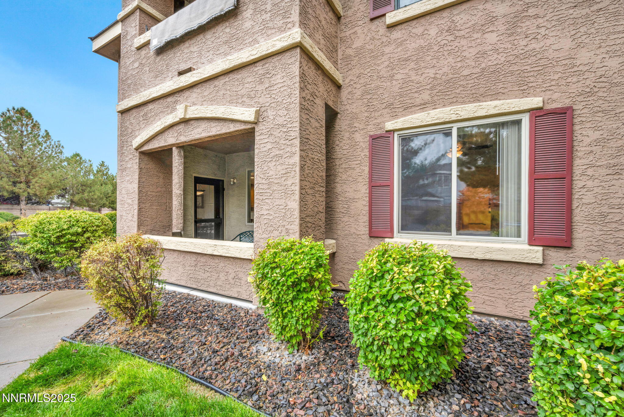 104-web-or-mls-900-s-meadows-pkwy-1914