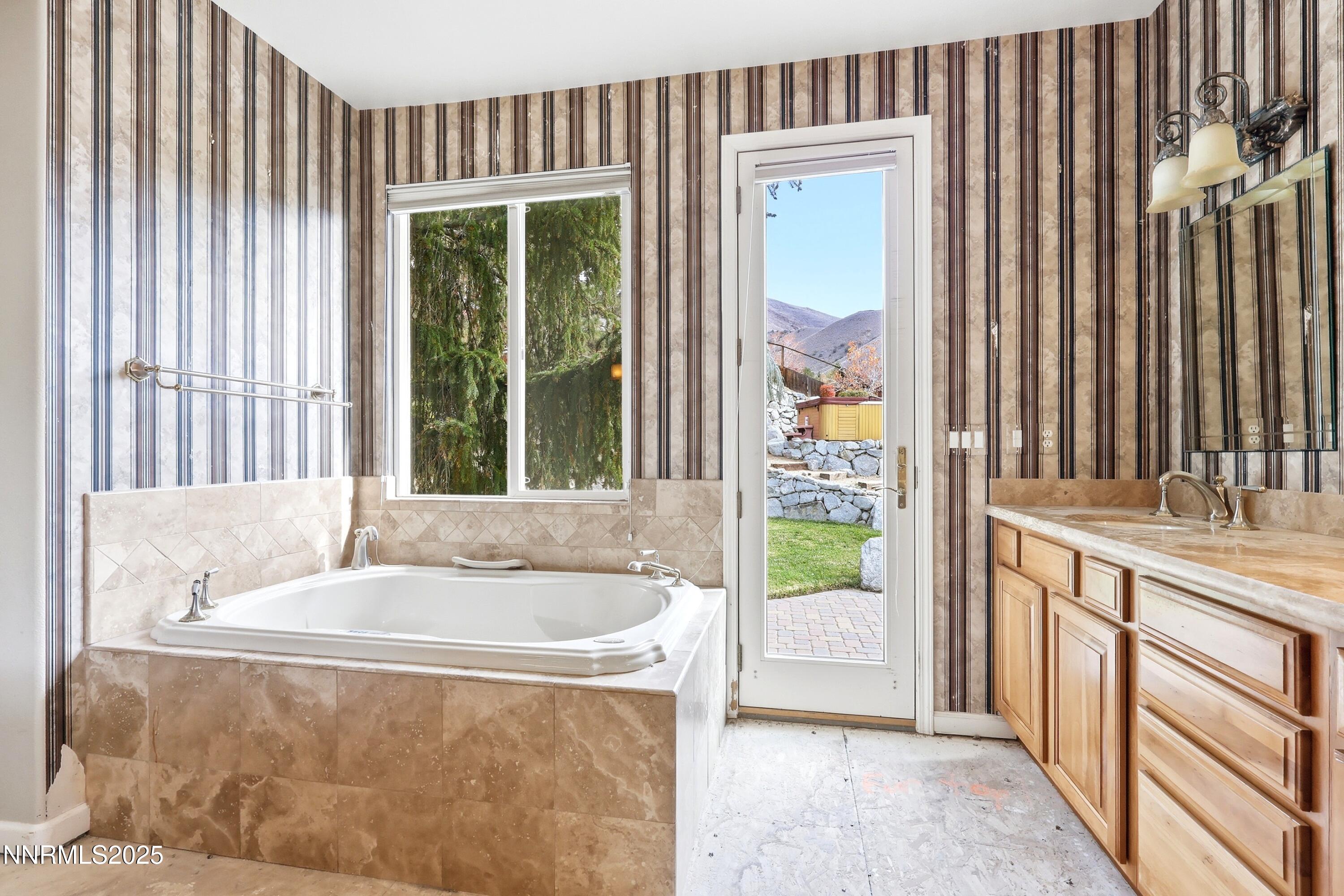 fcd72f8a-b503-4f65-b908-bfb3878fa679