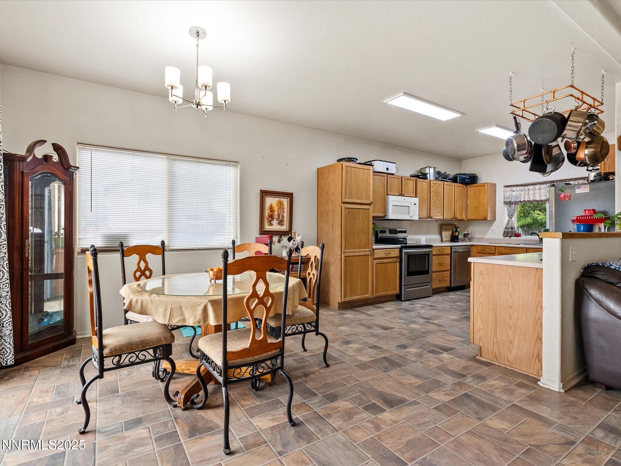 23-231 Poppy Hills Dr-122