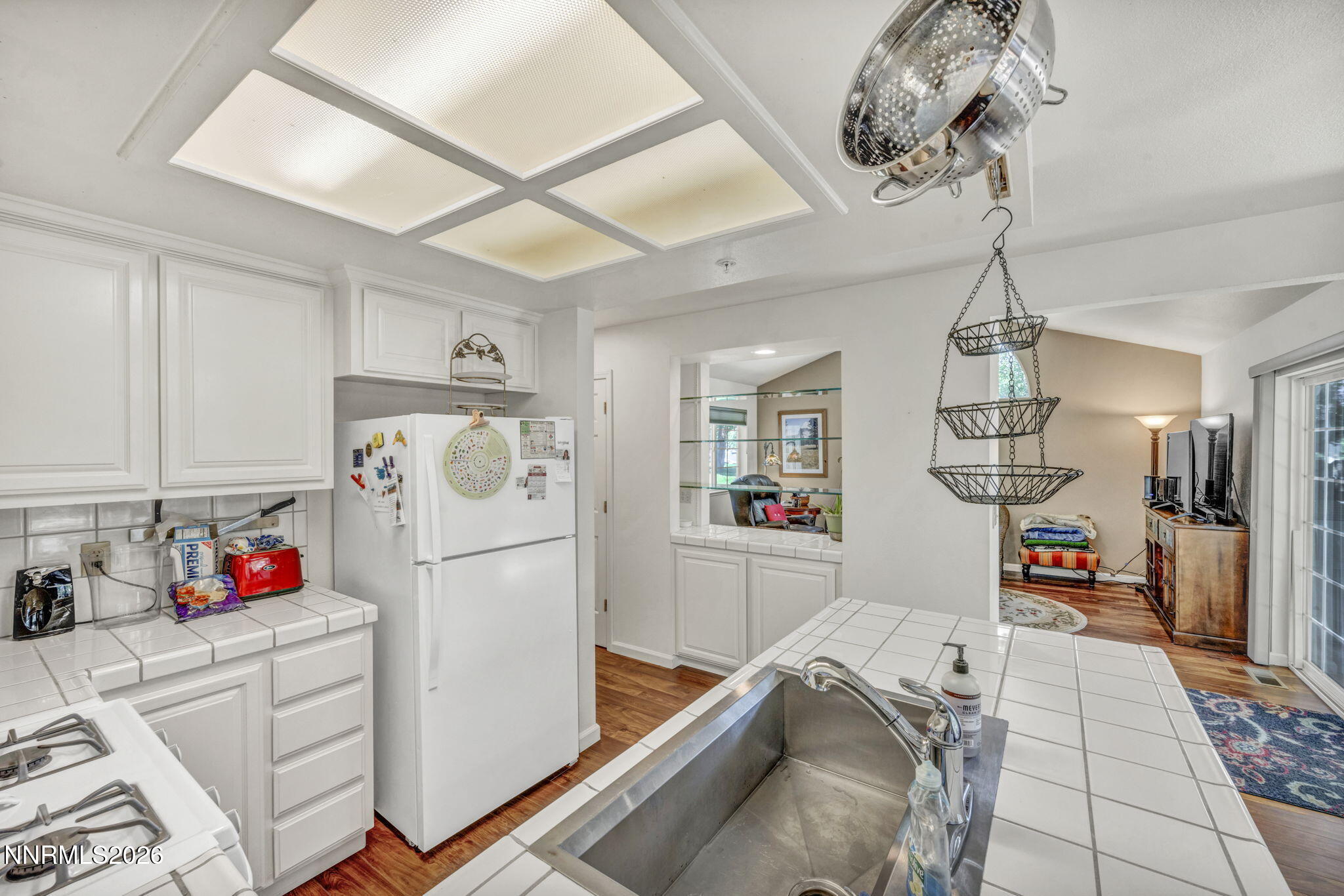 40-web-or-mls-1179-cottonwood-st-15