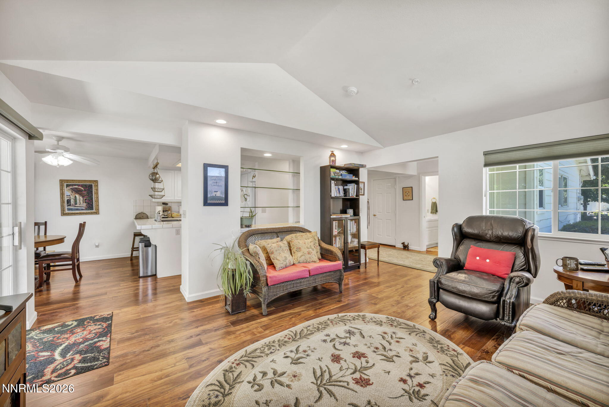 30-web-or-mls-1179-cottonwood-st-15