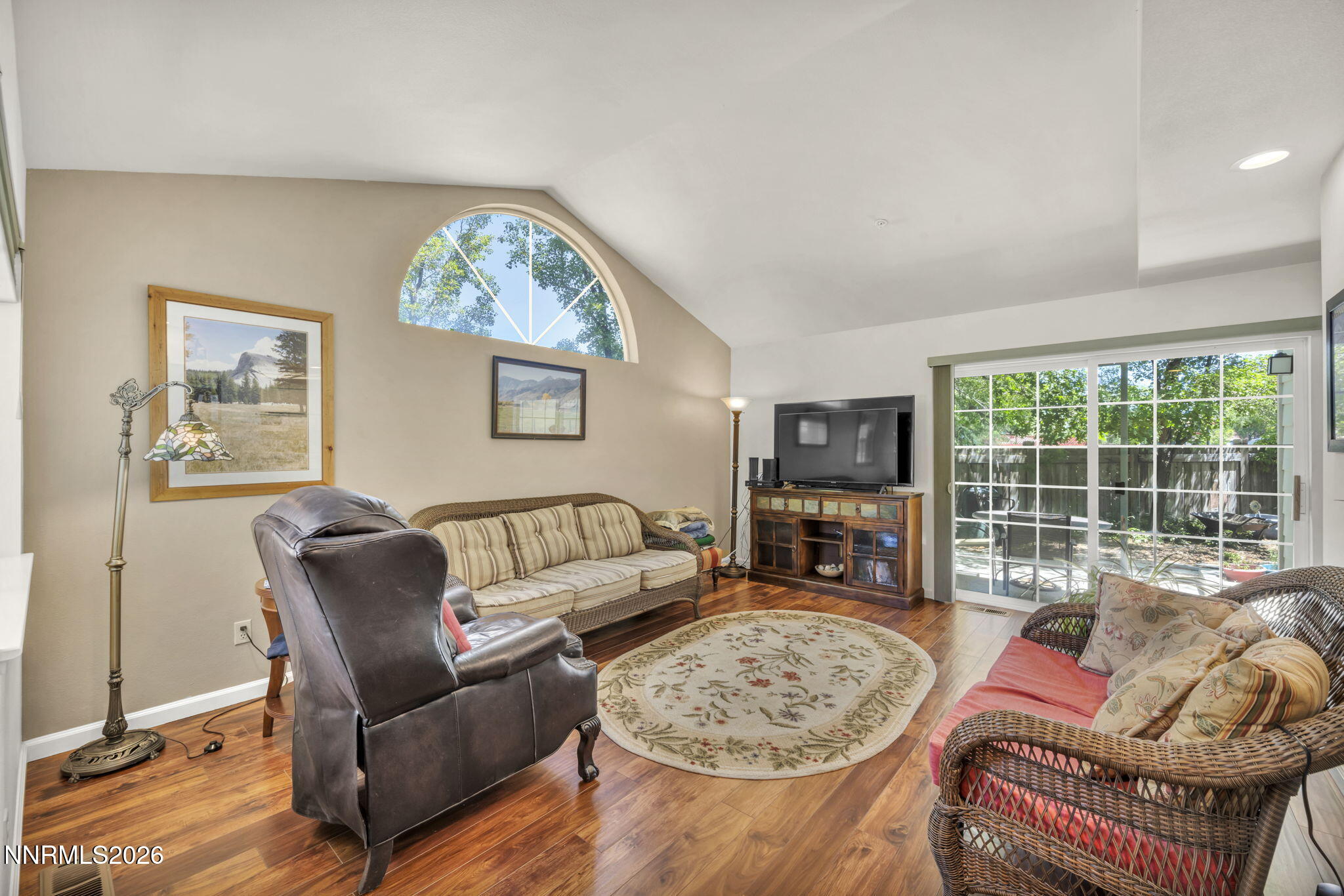 28-web-or-mls-1179-cottonwood-st-15