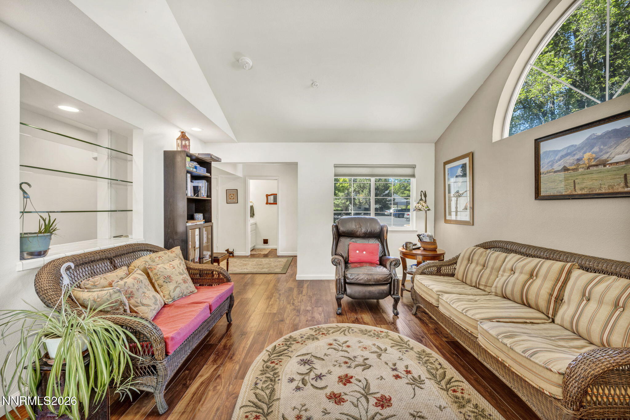 32-web-or-mls-1179-cottonwood-st-15