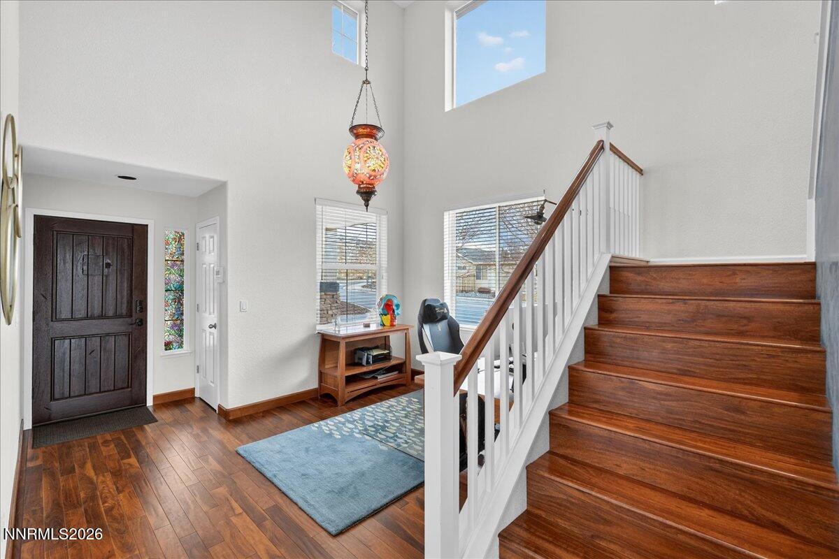 1091 Crown View Drive